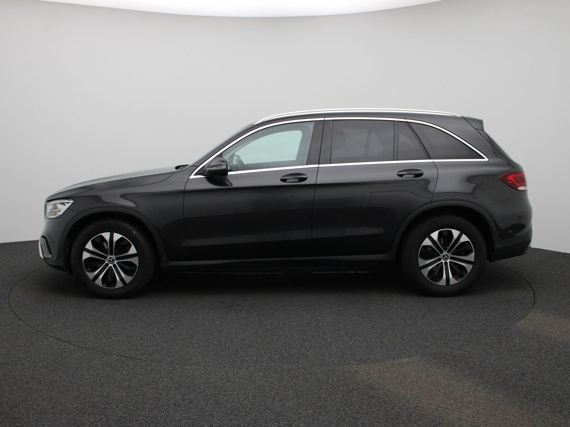 Mercedes-Benz-GLC-image-3