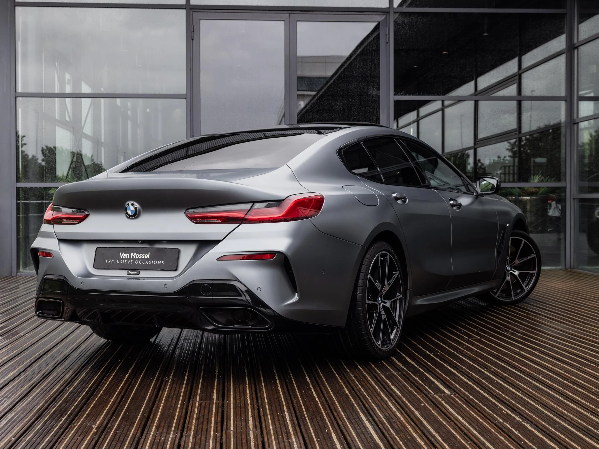 BMW-8 Serie-image-5