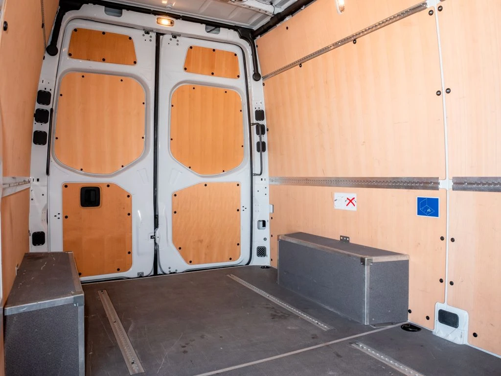 Mercedes-Benz-Sprinter 317-image-12