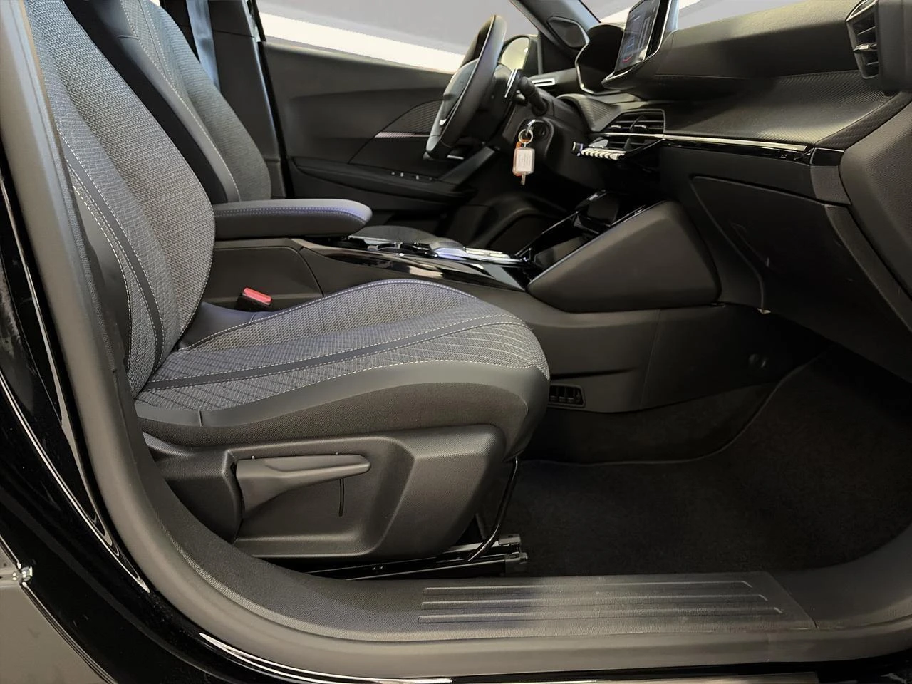 Peugeot-2008-image-18
