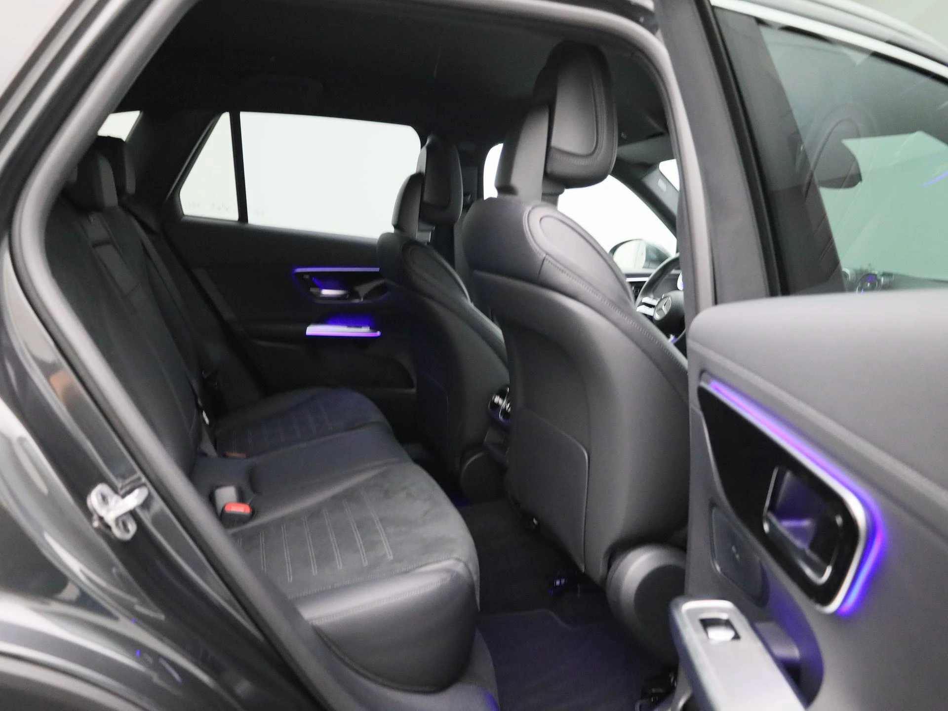 Mercedes-Benz-GLC-image-46