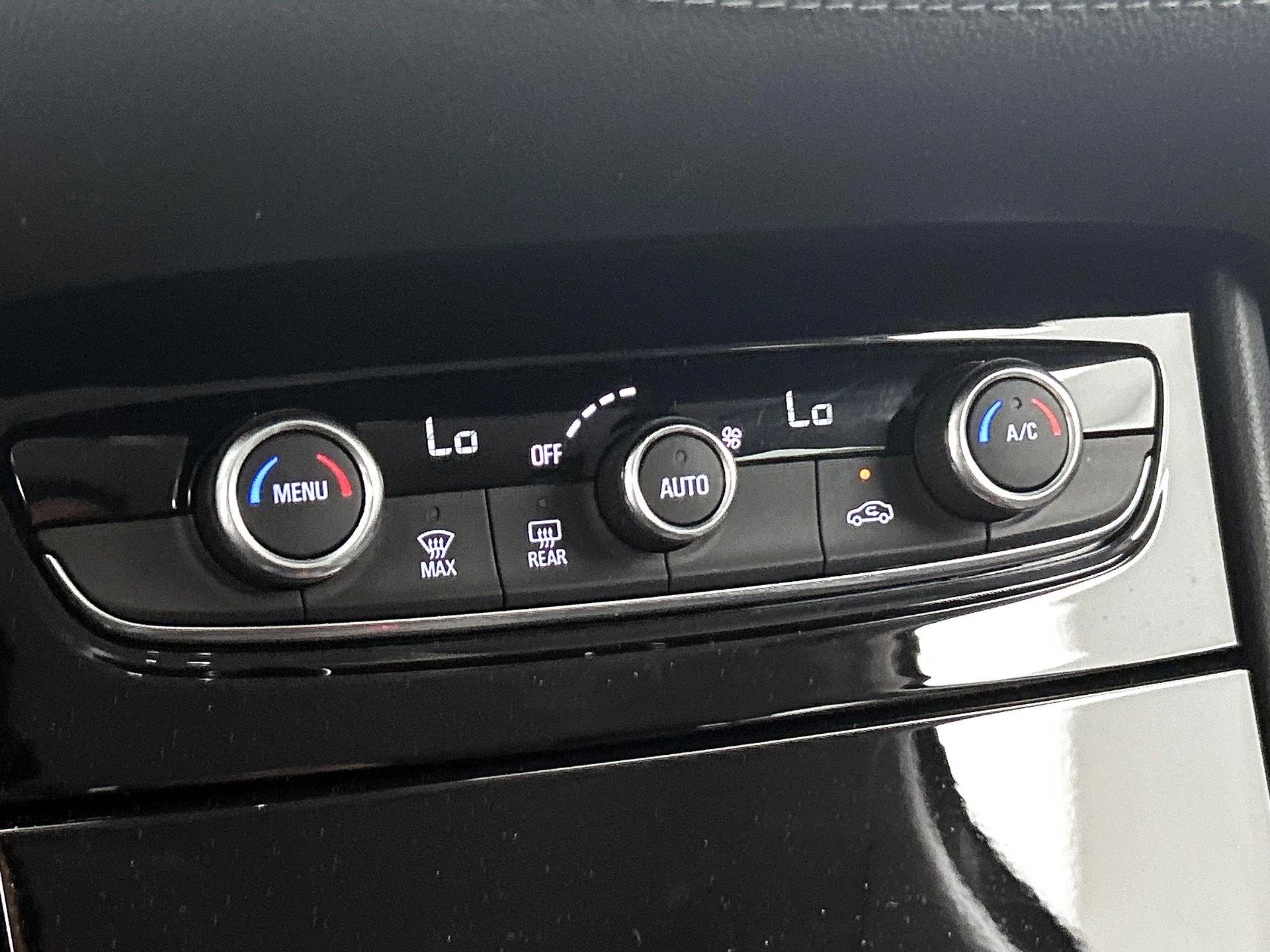 Opel-Grandland X-image-16