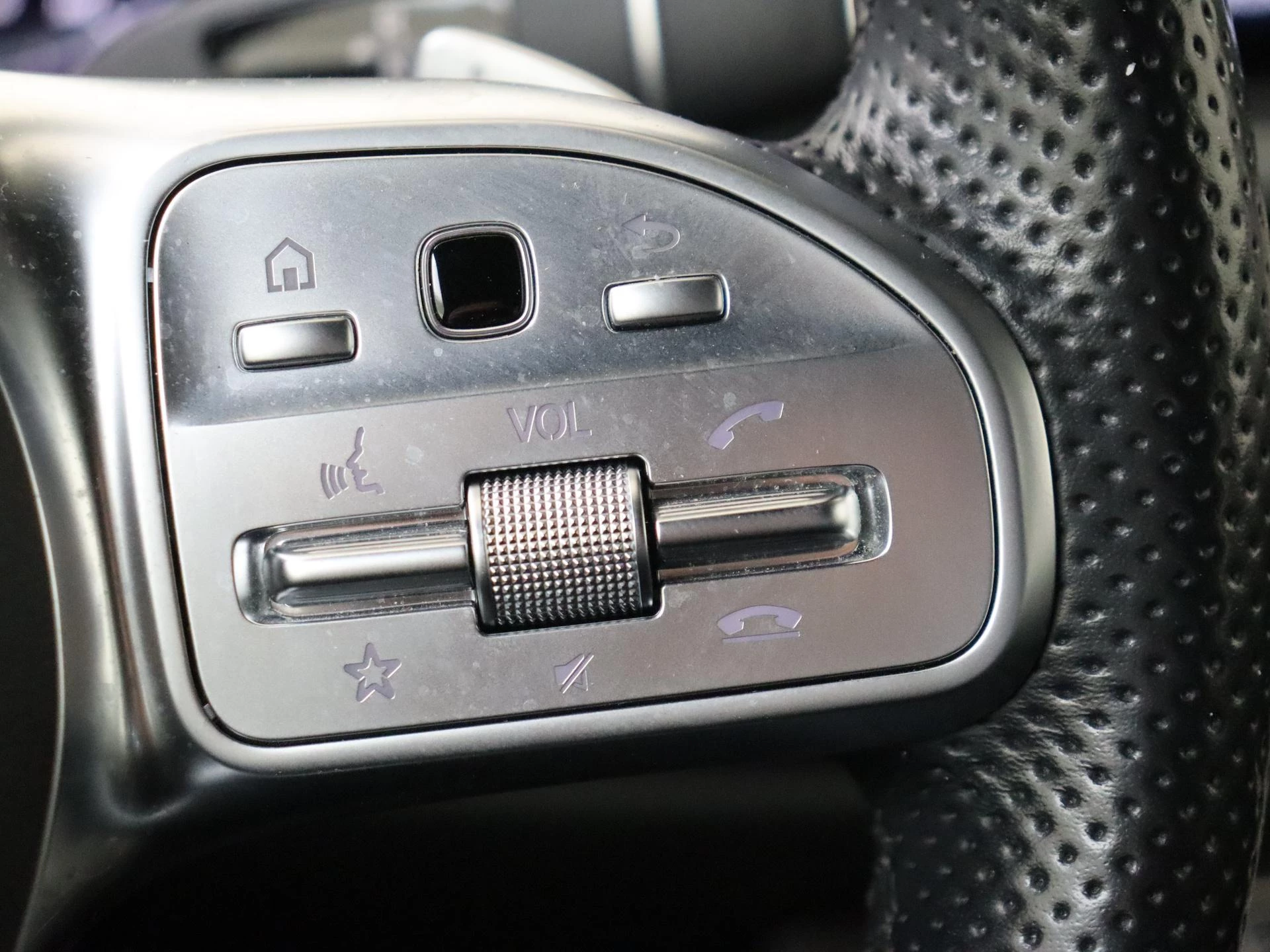 Mercedes-Benz-E-Klasse-image-13