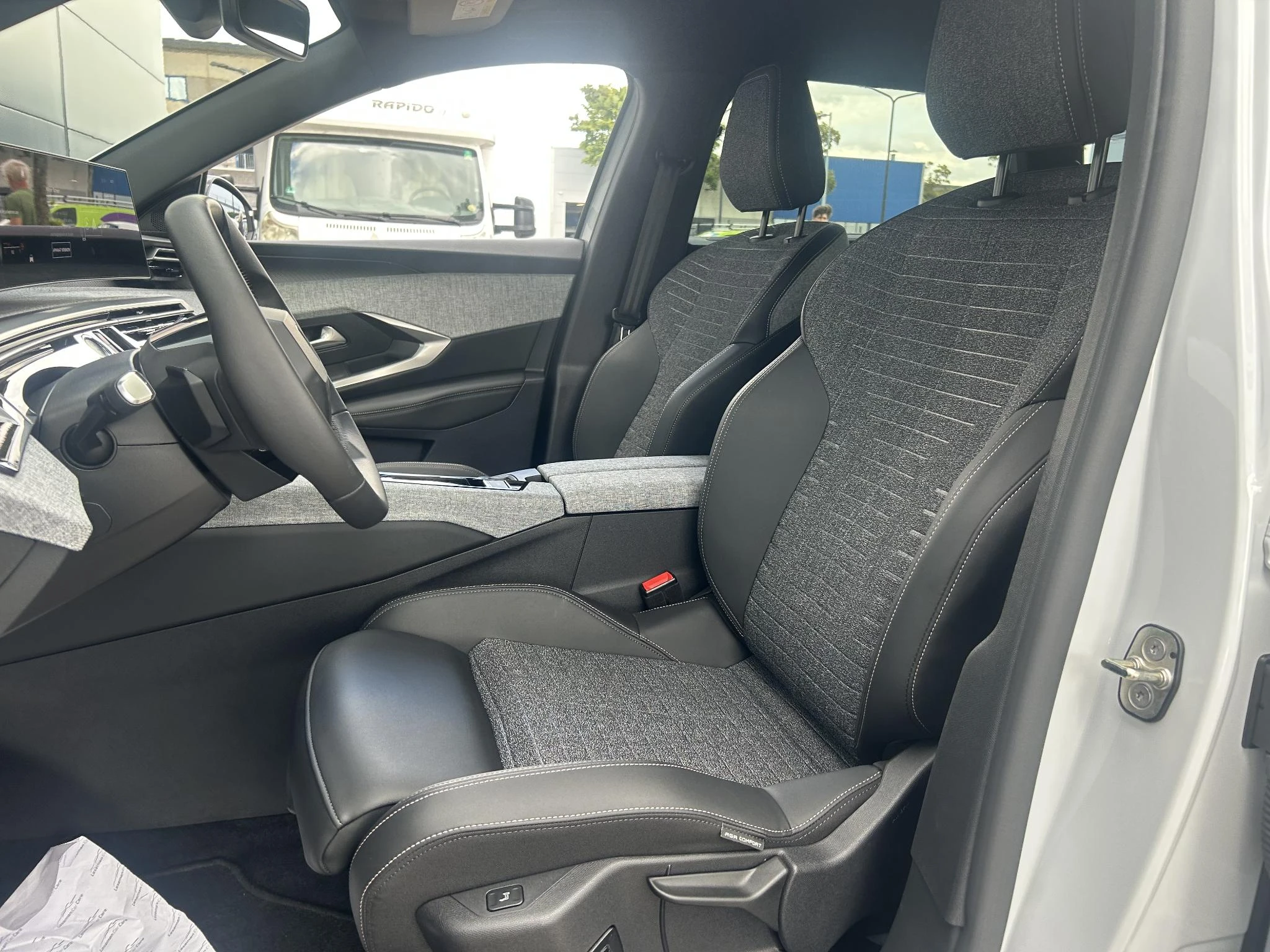 Peugeot-5008-image-18