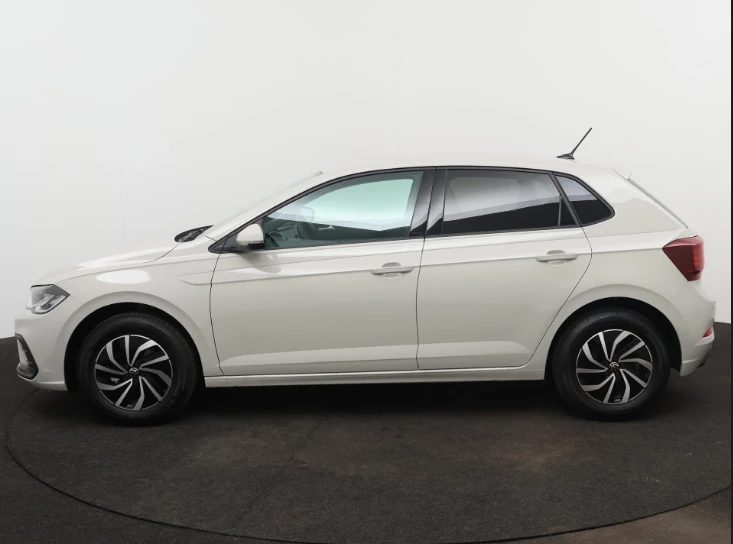 Volkswagen-Polo-image-4