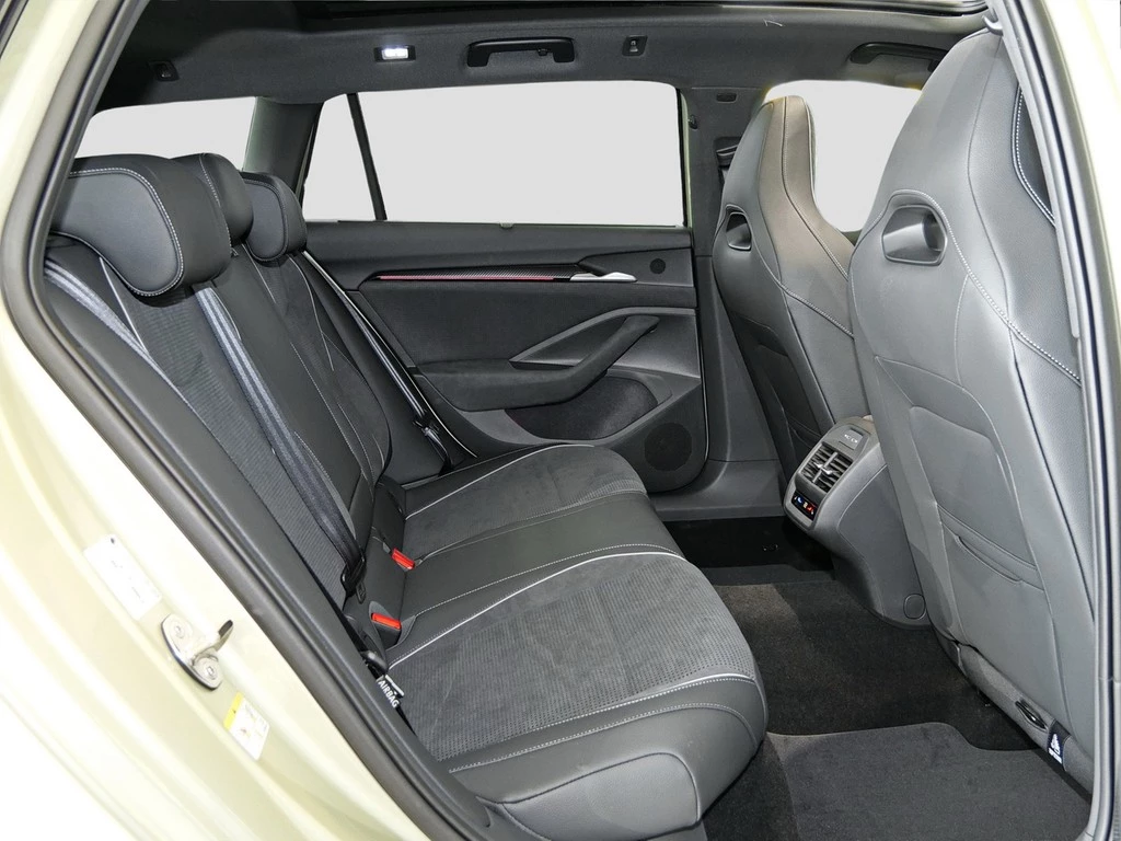 Škoda Superb UPE br. 67.640,- Combi Sportline 2.0 l TDI 4x4 142 kW / 193 PS