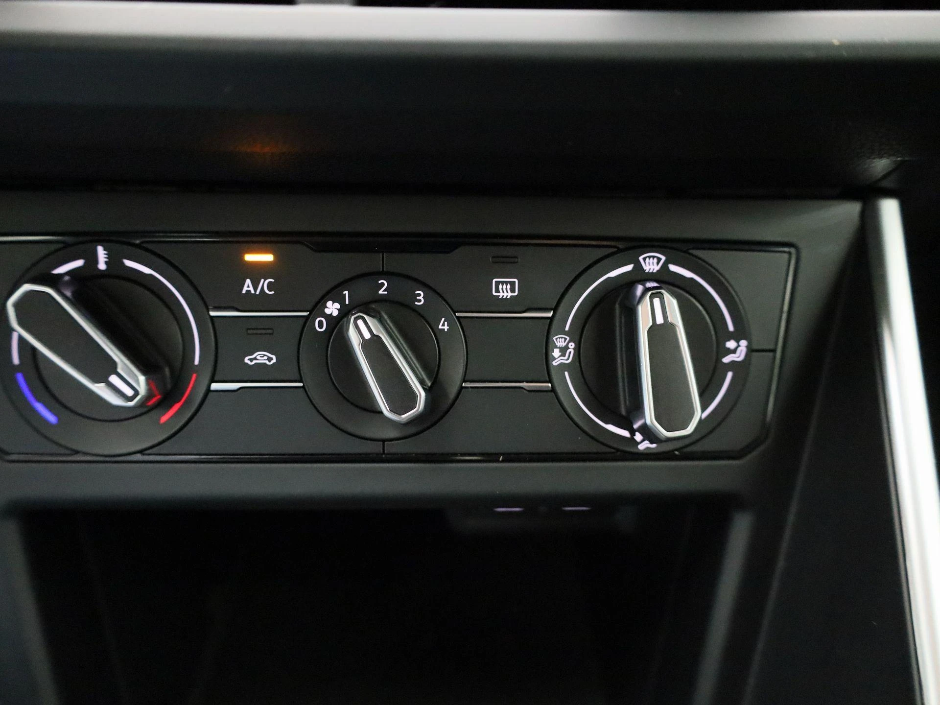 Volkswagen-Taigo-image-19