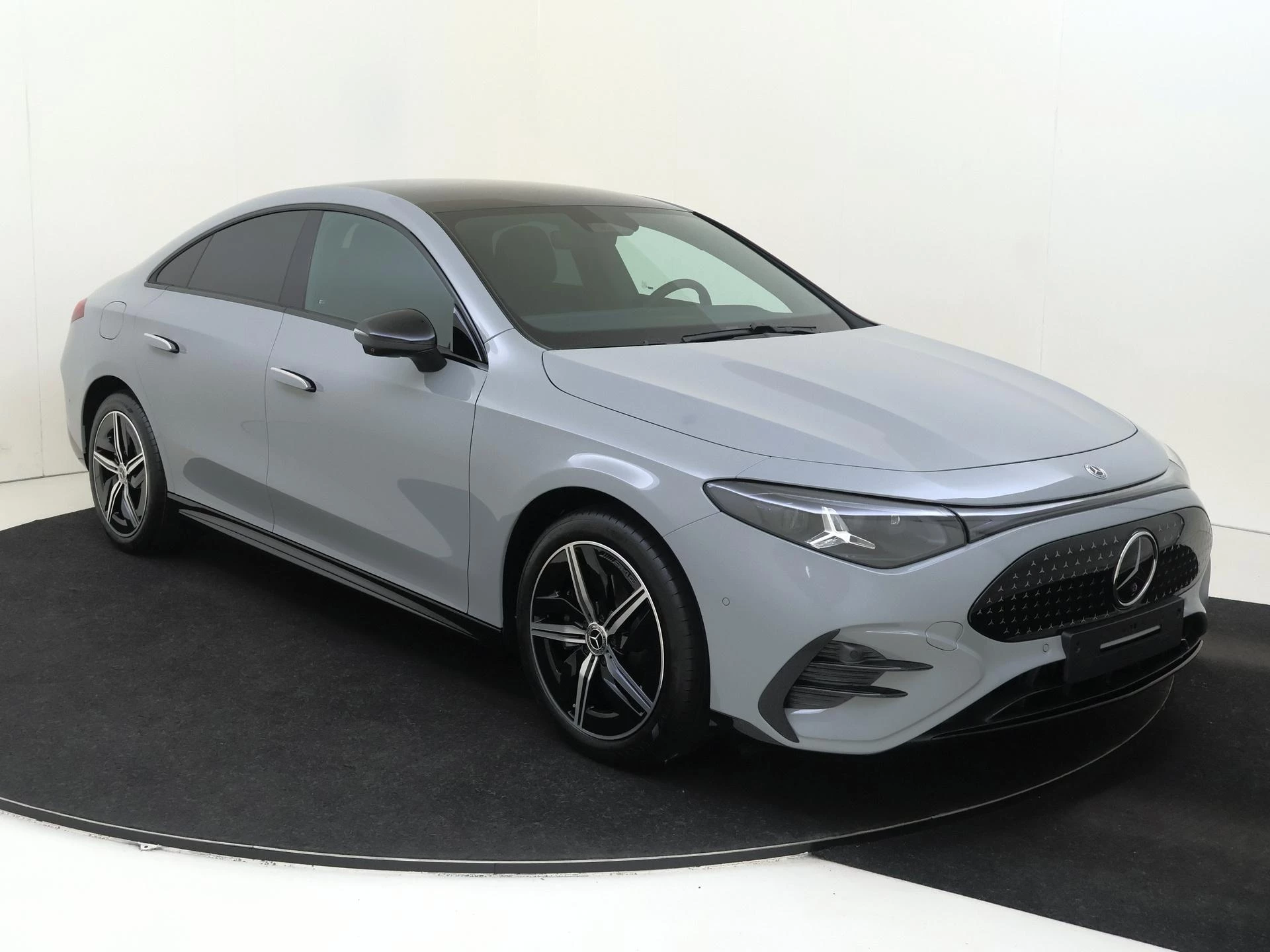 Mercedes-Benz-CLA-image-1