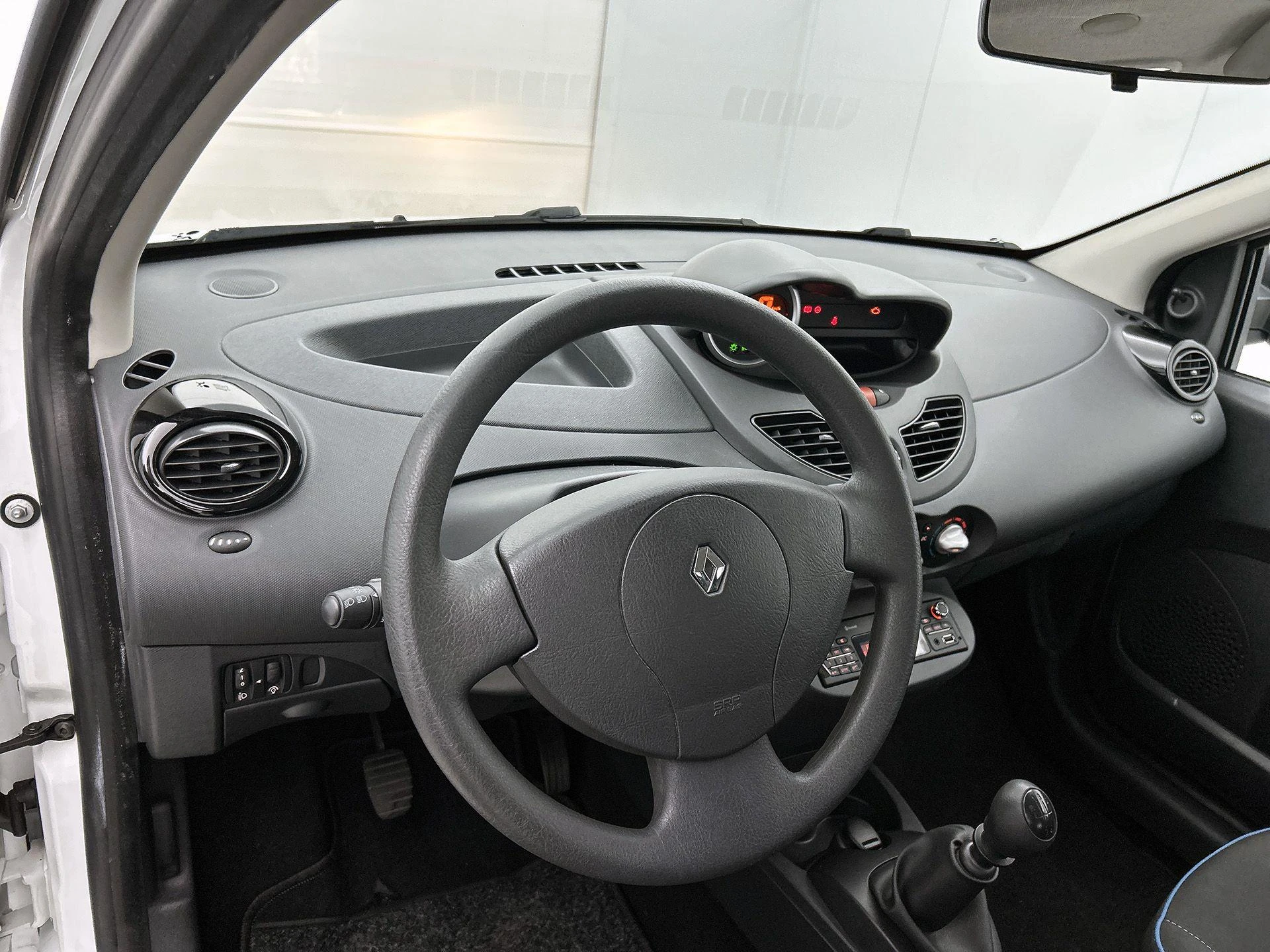 Renault-Twingo-image-17
