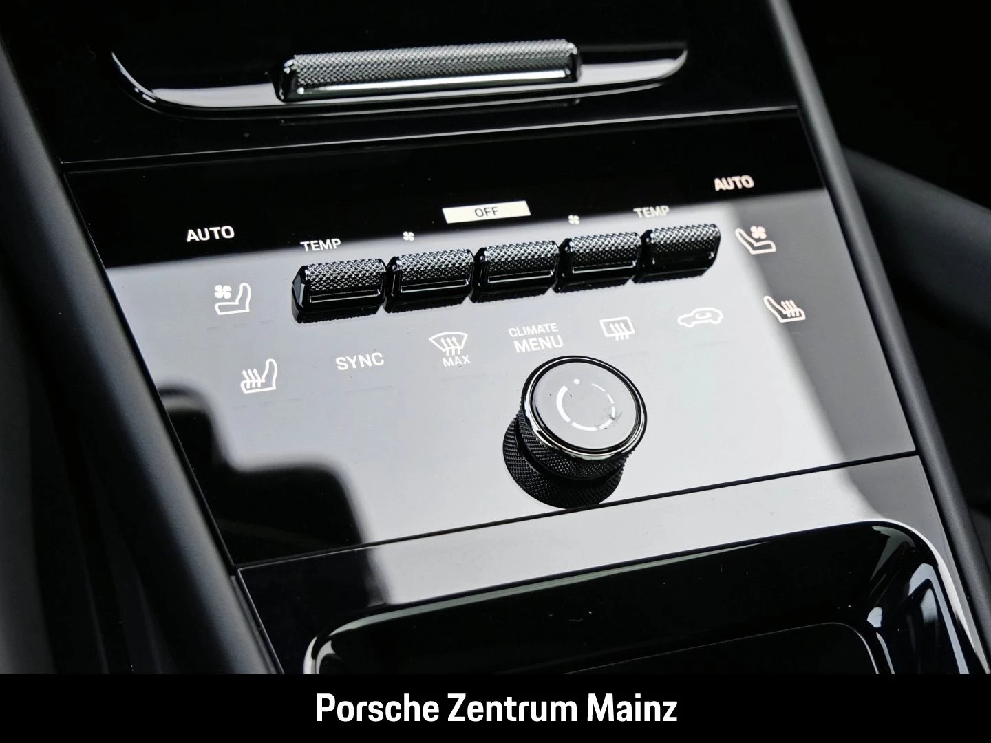 Porsche Cayenne GTS Coupe Burmester HA-Lenkung InnoDrive gts