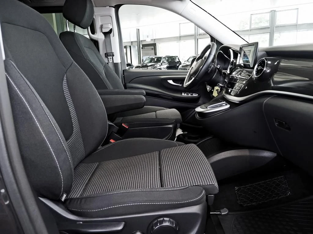 Mercedes-Benz-V-Klasse 220-image-11