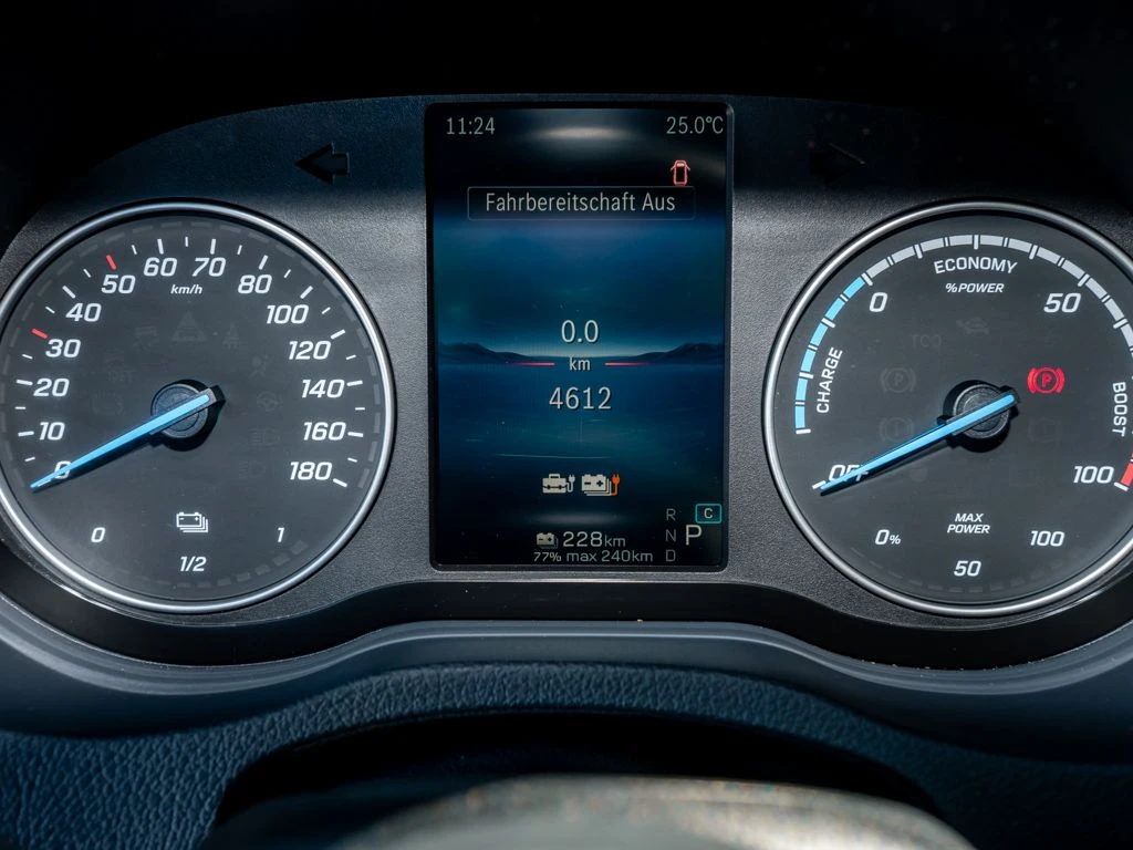Mercedes-Benz-eSprinter-image-13