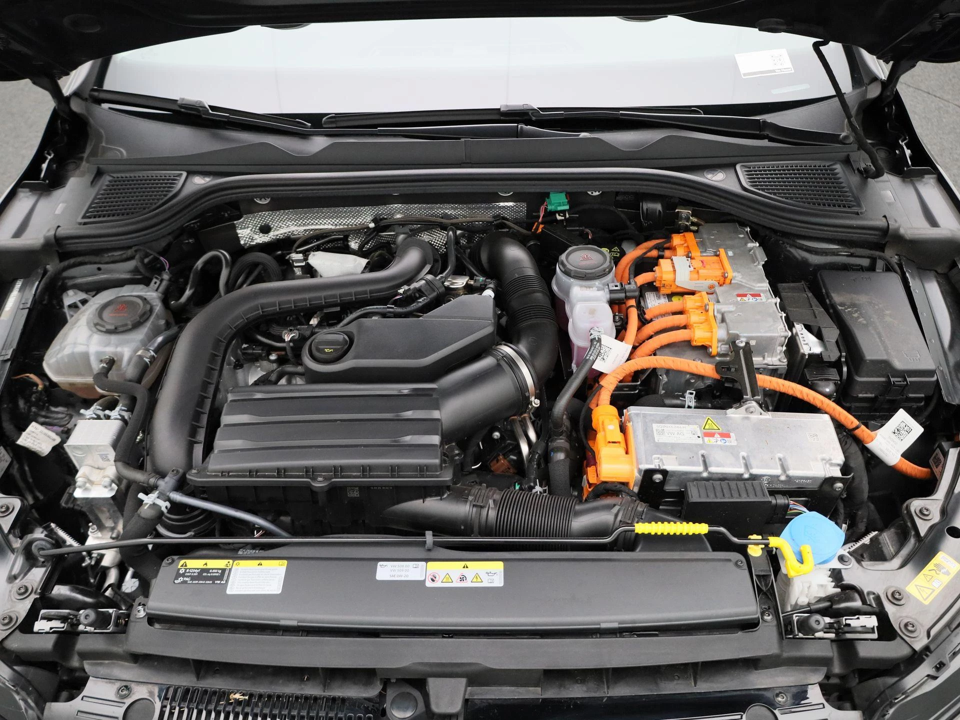 Volkswagen-Golf-image-34