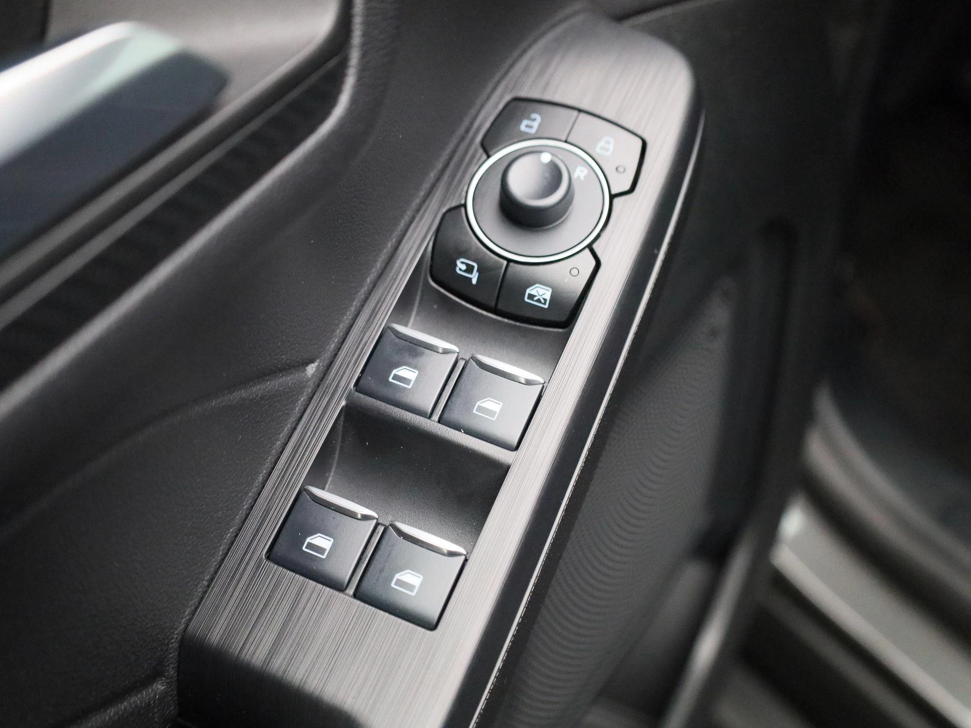 Ford-Kuga-image-27