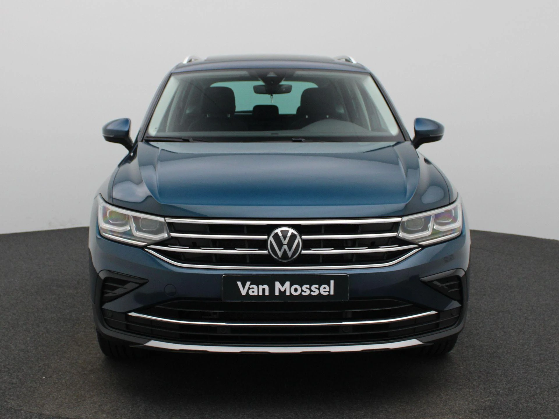 Volkswagen-Tiguan-image-2