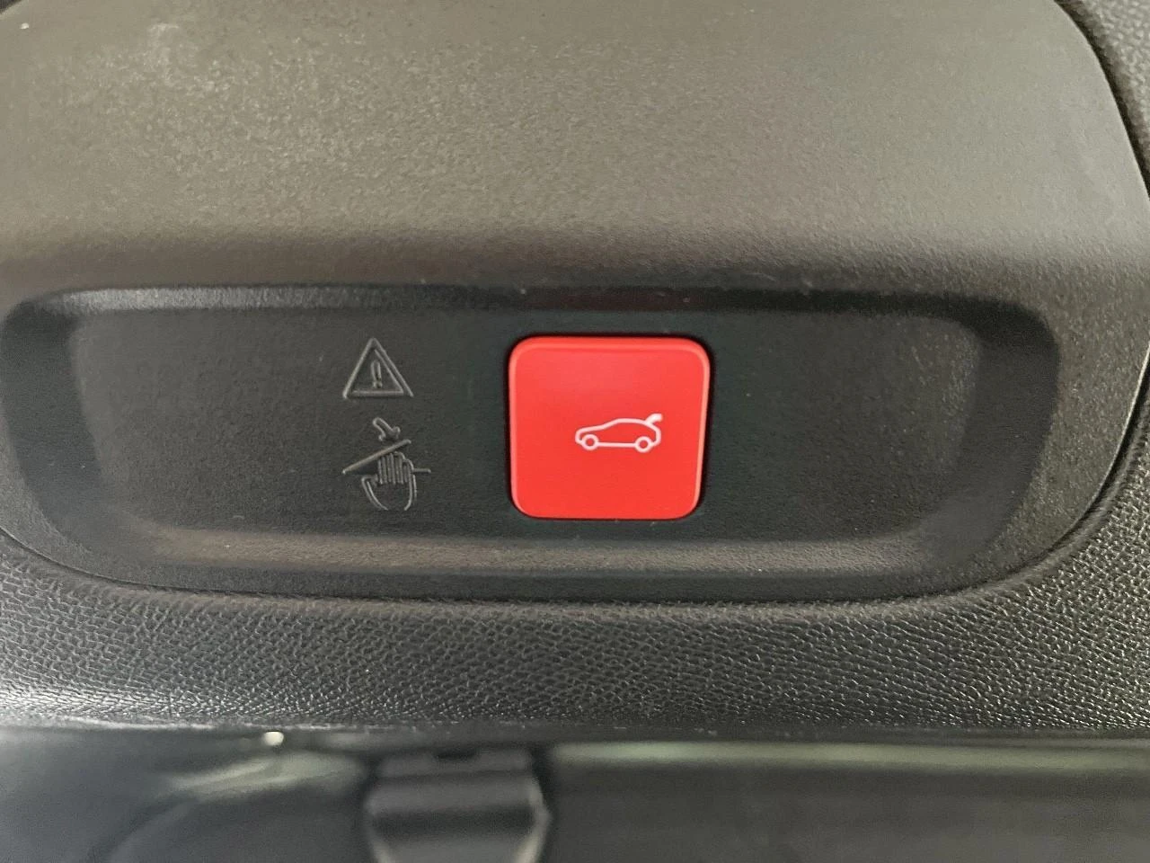 Peugeot-408-image-12
