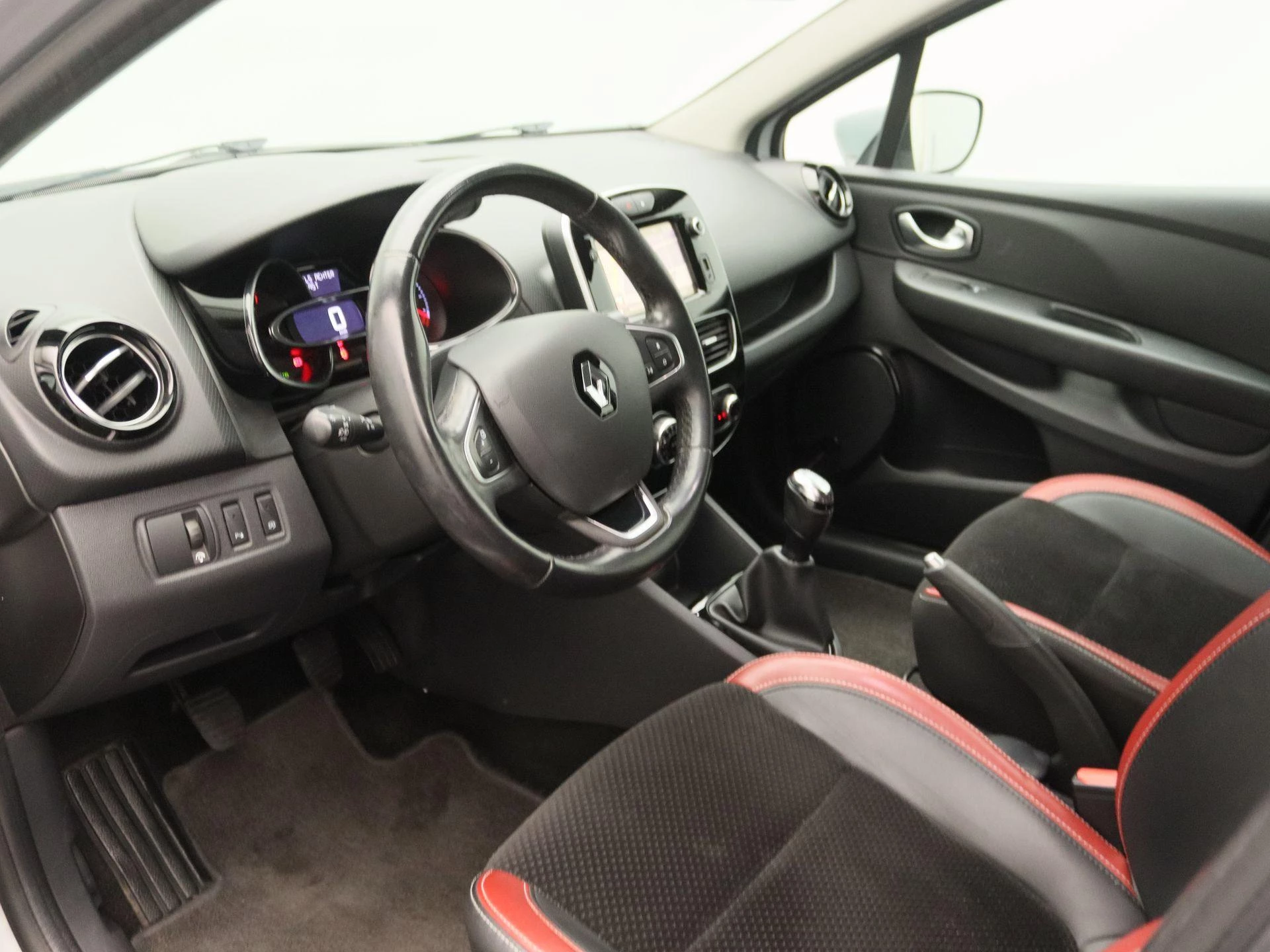 Renault-Clio-image-20