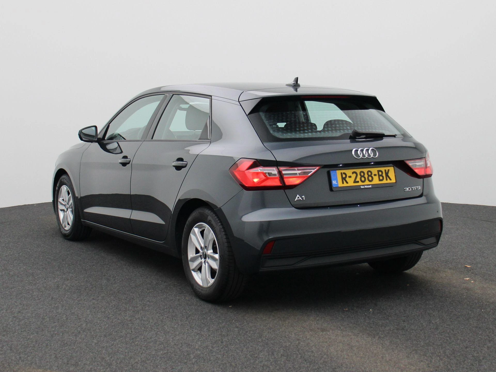 Audi-A1 Sportback-image-2