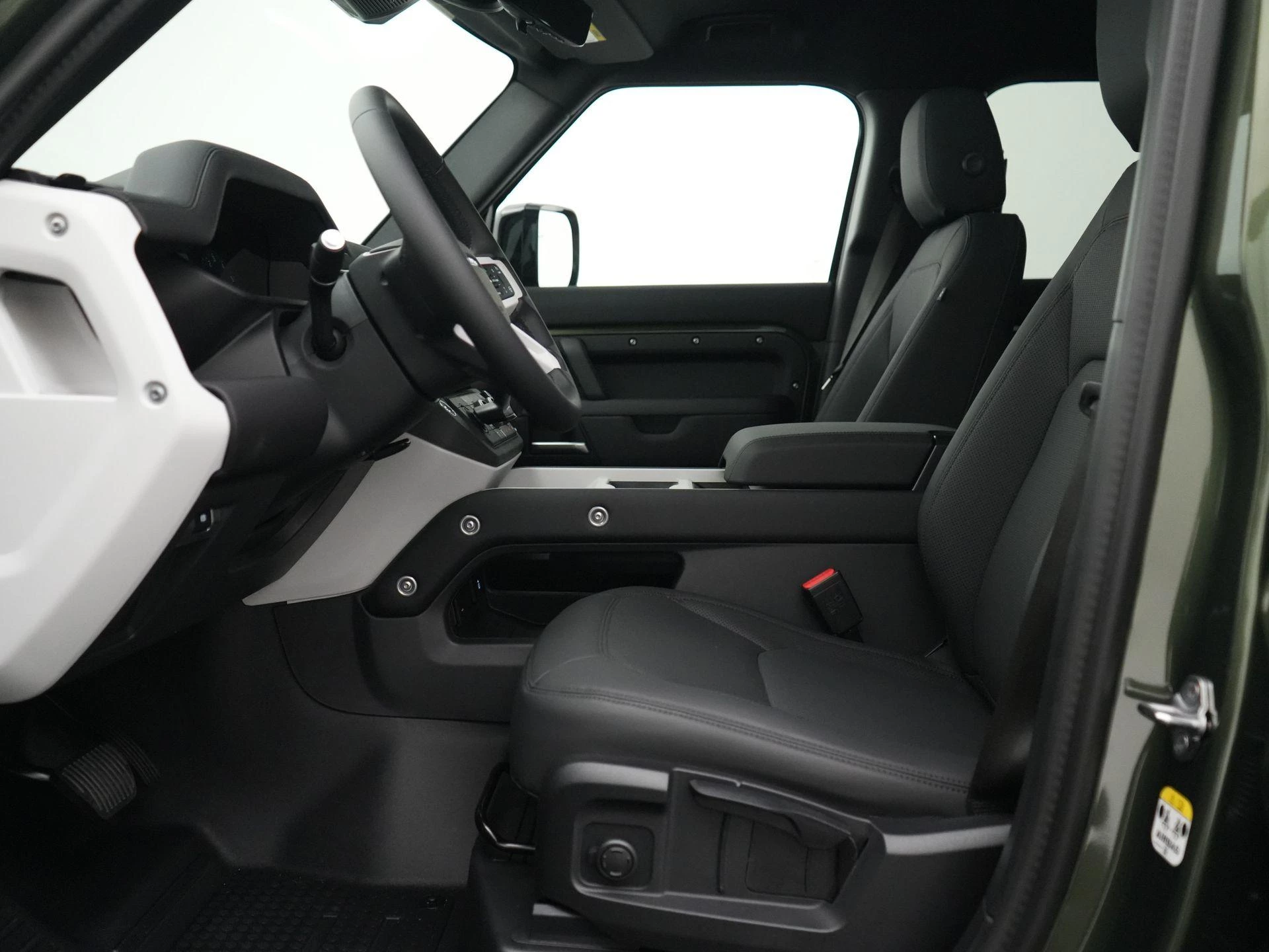 Land Rover-Defender-image-38