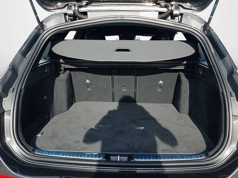 Mercedes-Benz-C-Klasse-image-9