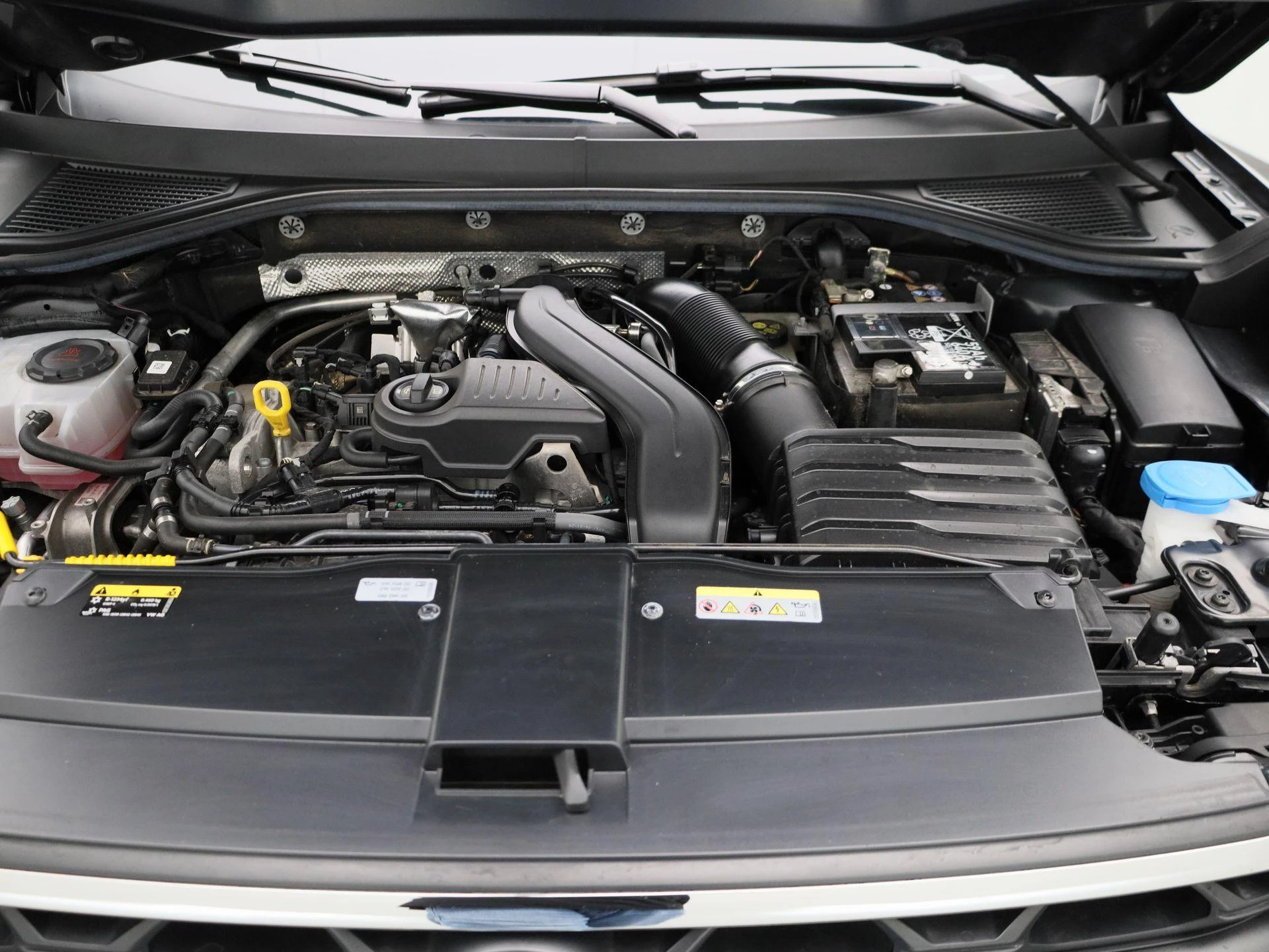 Volkswagen-T-Roc-image-28
