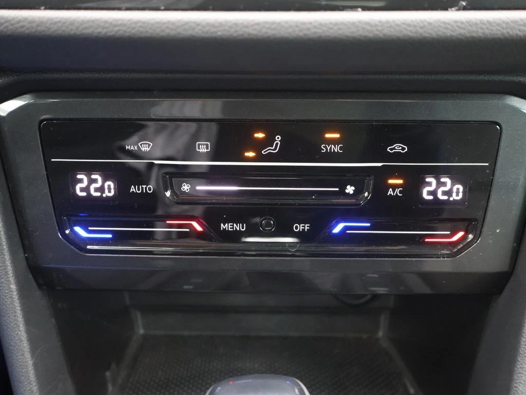 Volkswagen-Tiguan-image-24