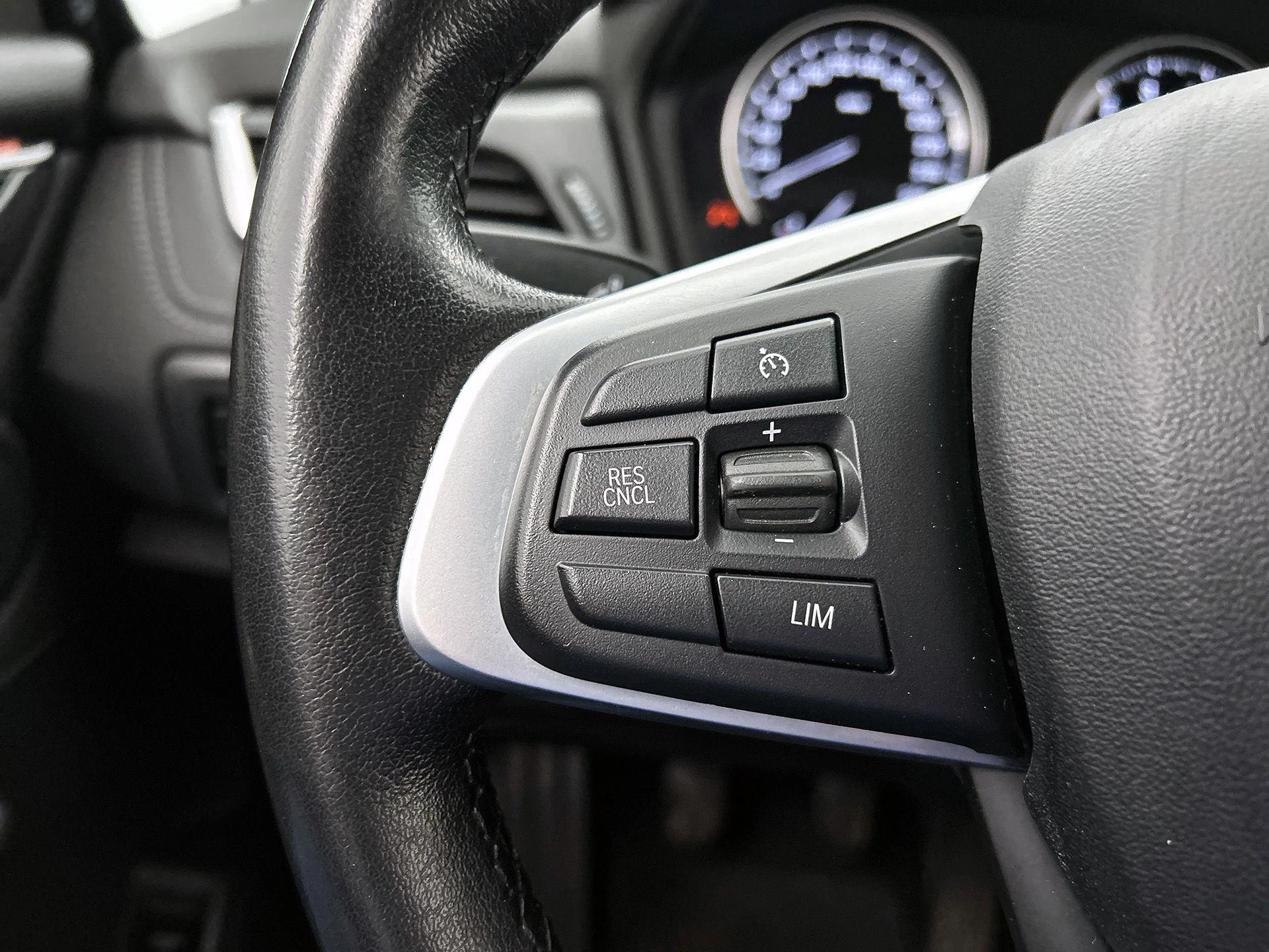 BMW-2 Serie-image-9