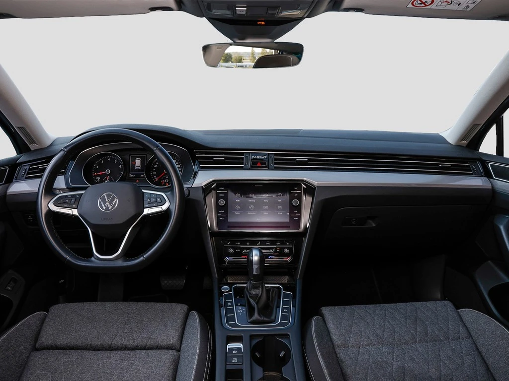 Volkswagen-Passat-image-10