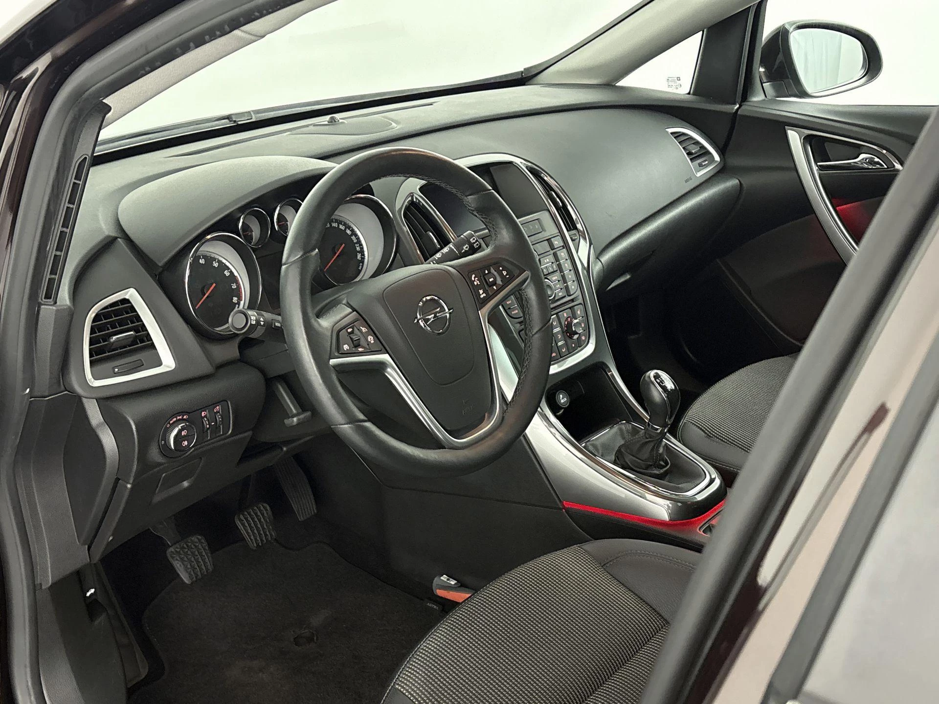 Opel-Astra-image-12