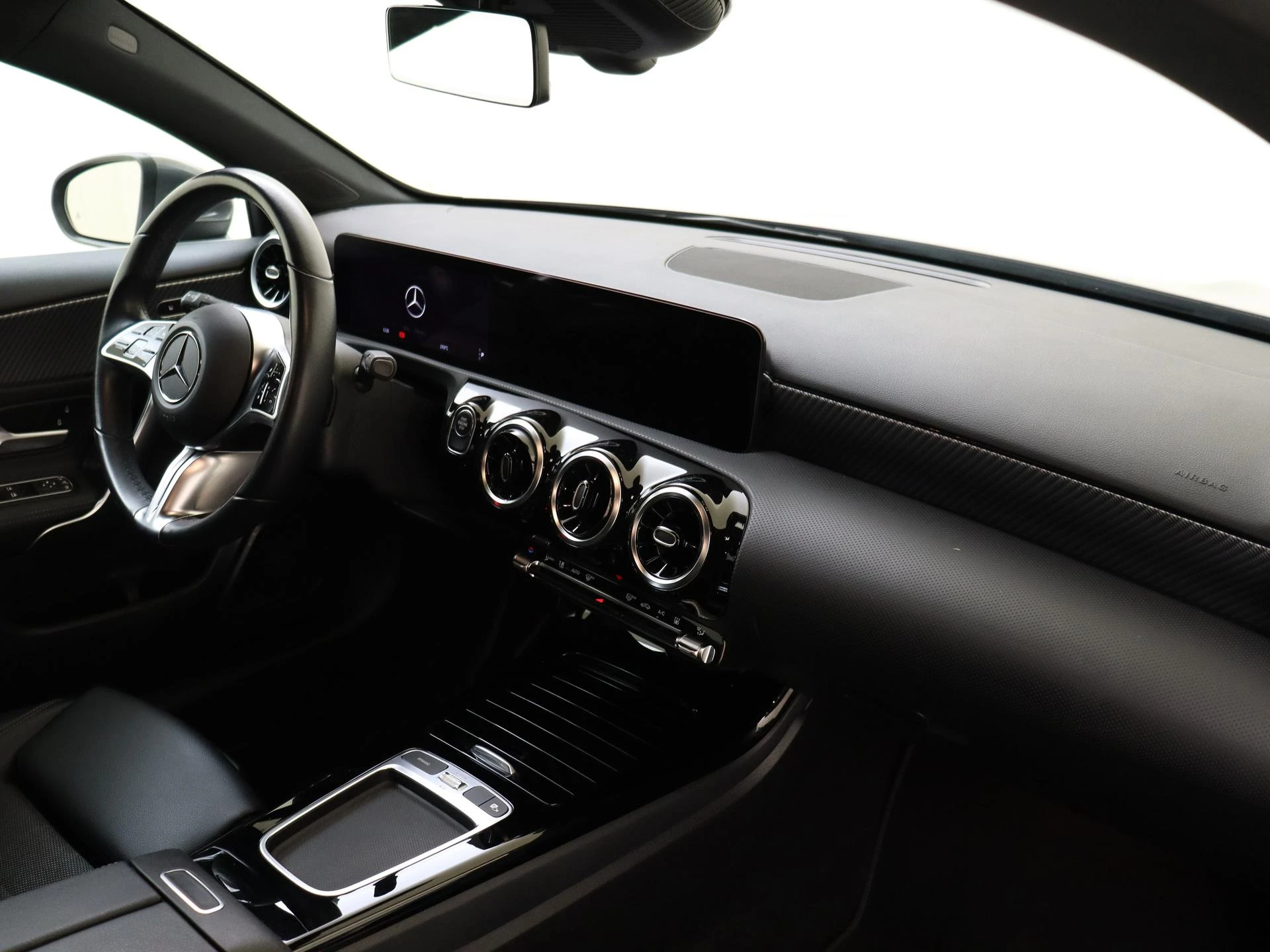 Mercedes-Benz-A-Klasse-image-4