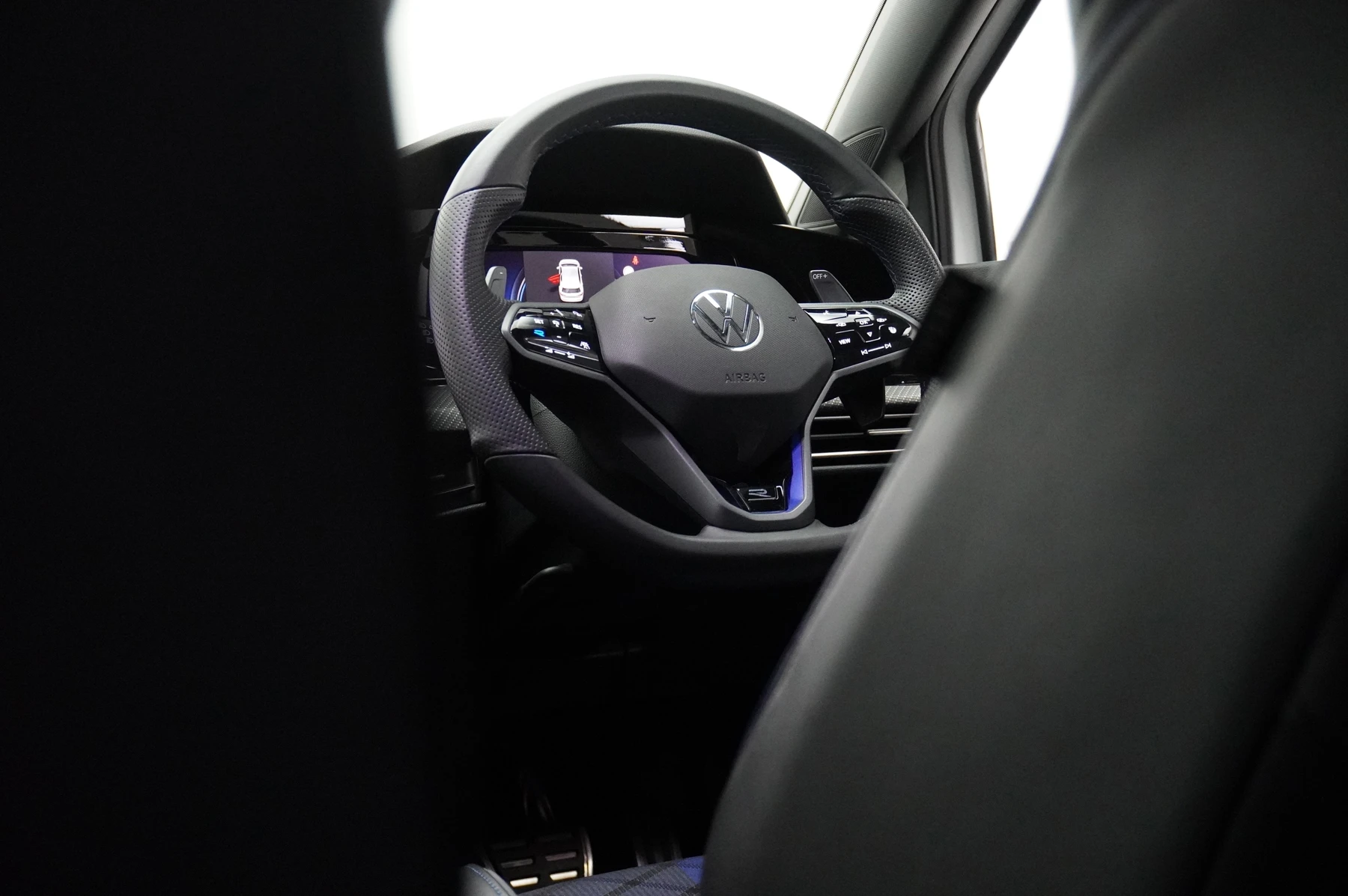 Volkswagen-Golf-image-13