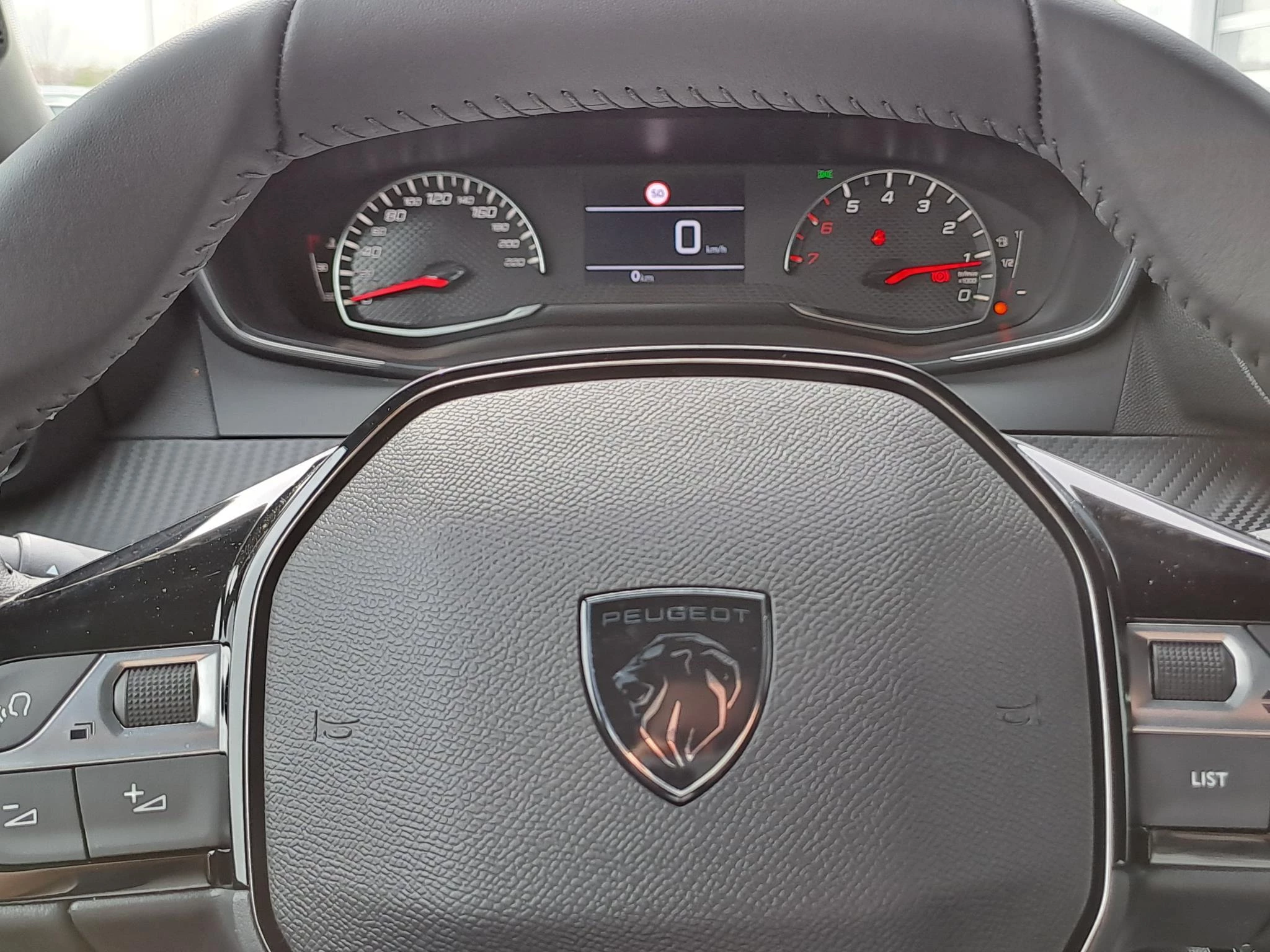 Peugeot-2008-image-8