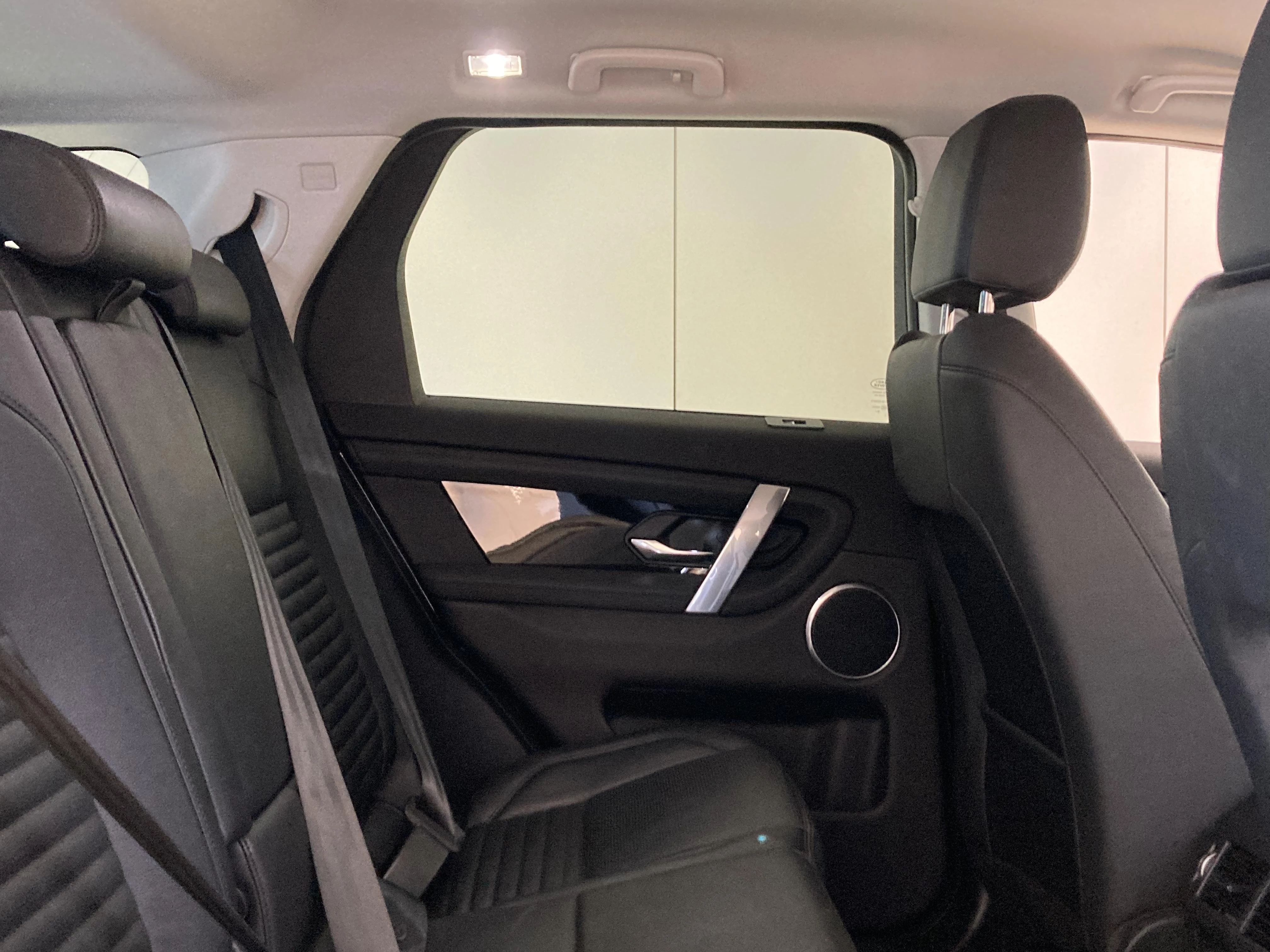 Land Rover-Discovery Sport-image-4