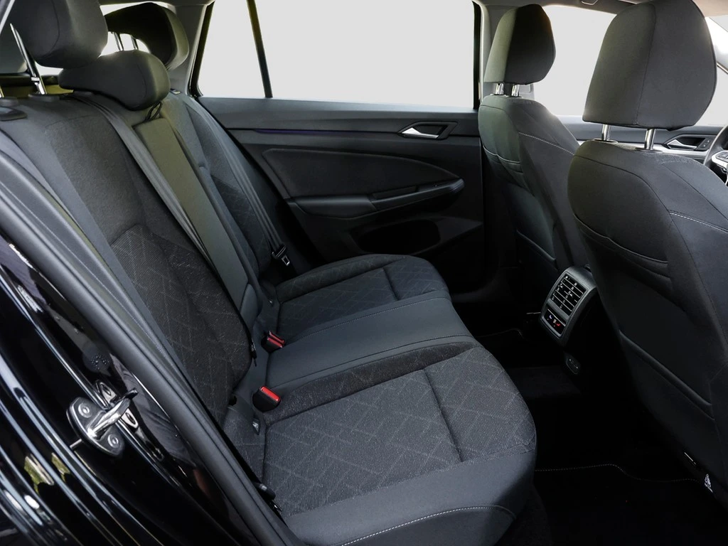 Volkswagen-Golf-image-9