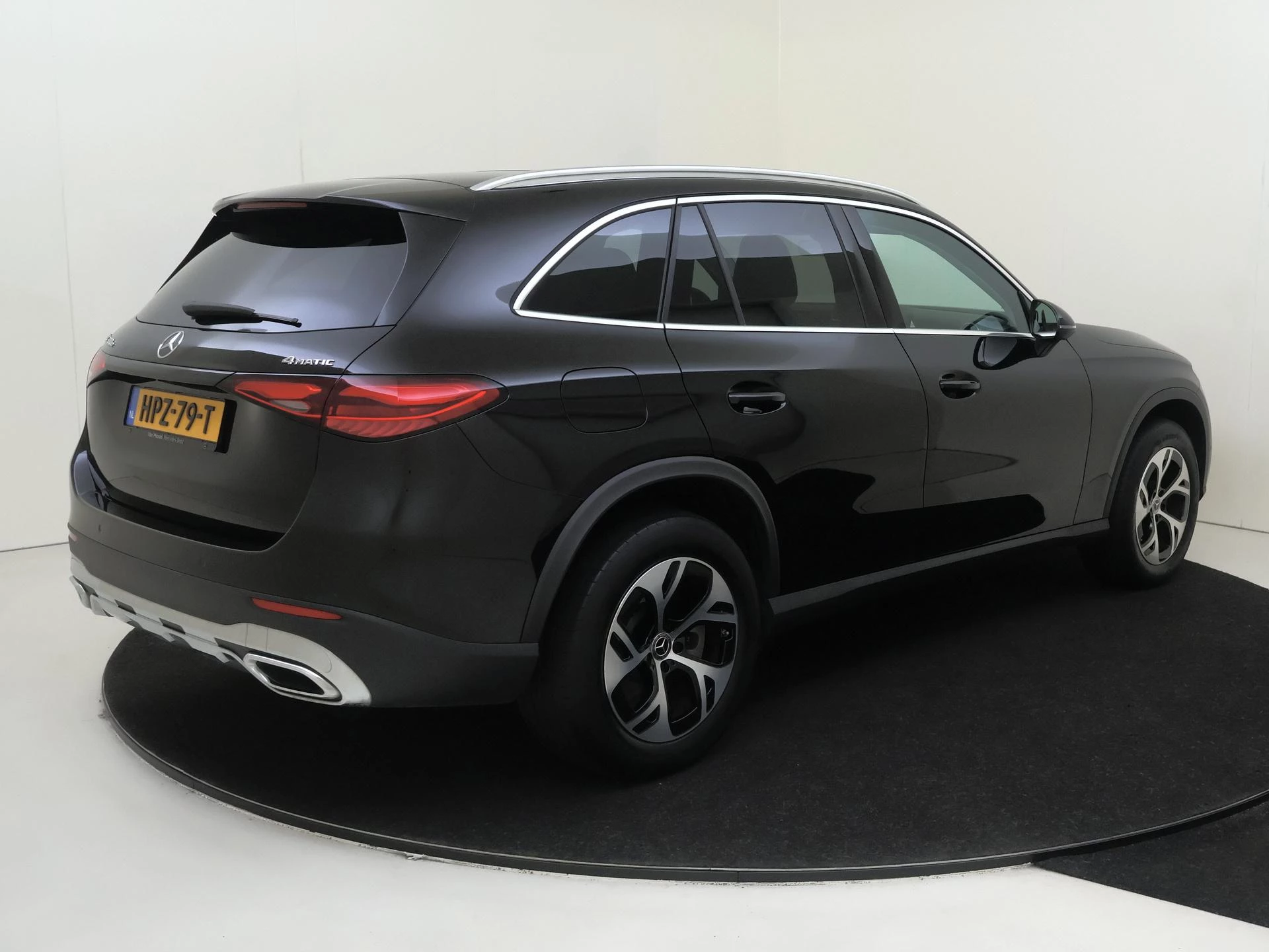 Mercedes-Benz-GLC-image-3