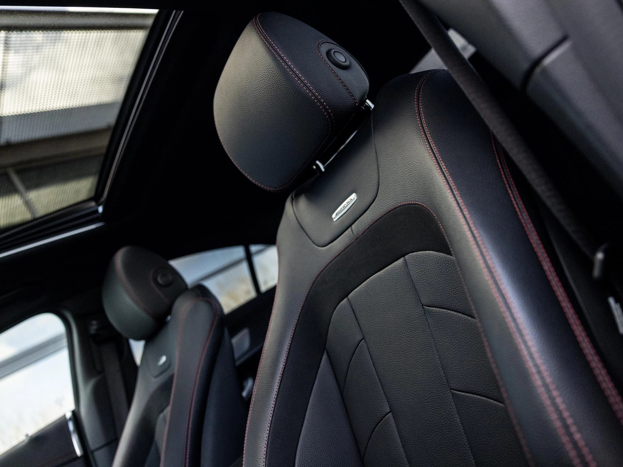 Mercedes-Benz-CLS-image-26