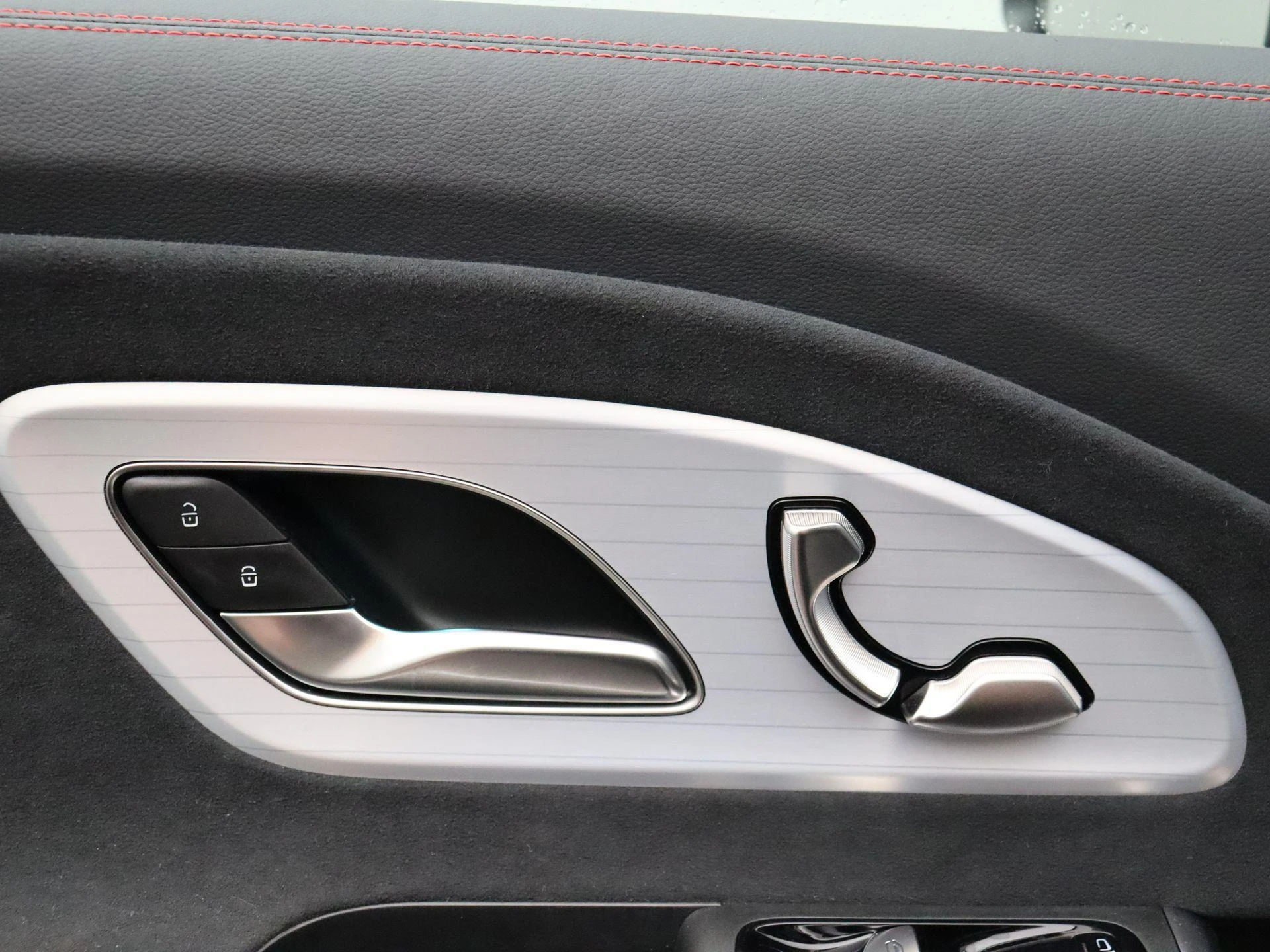 Mercedes-Benz-CLA-image-7