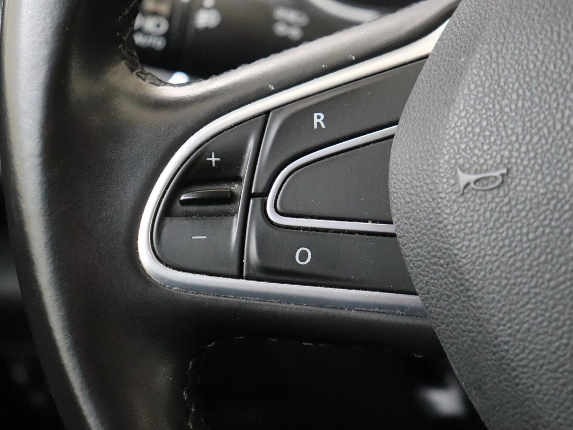 Renault-Mégane Estate-image-12