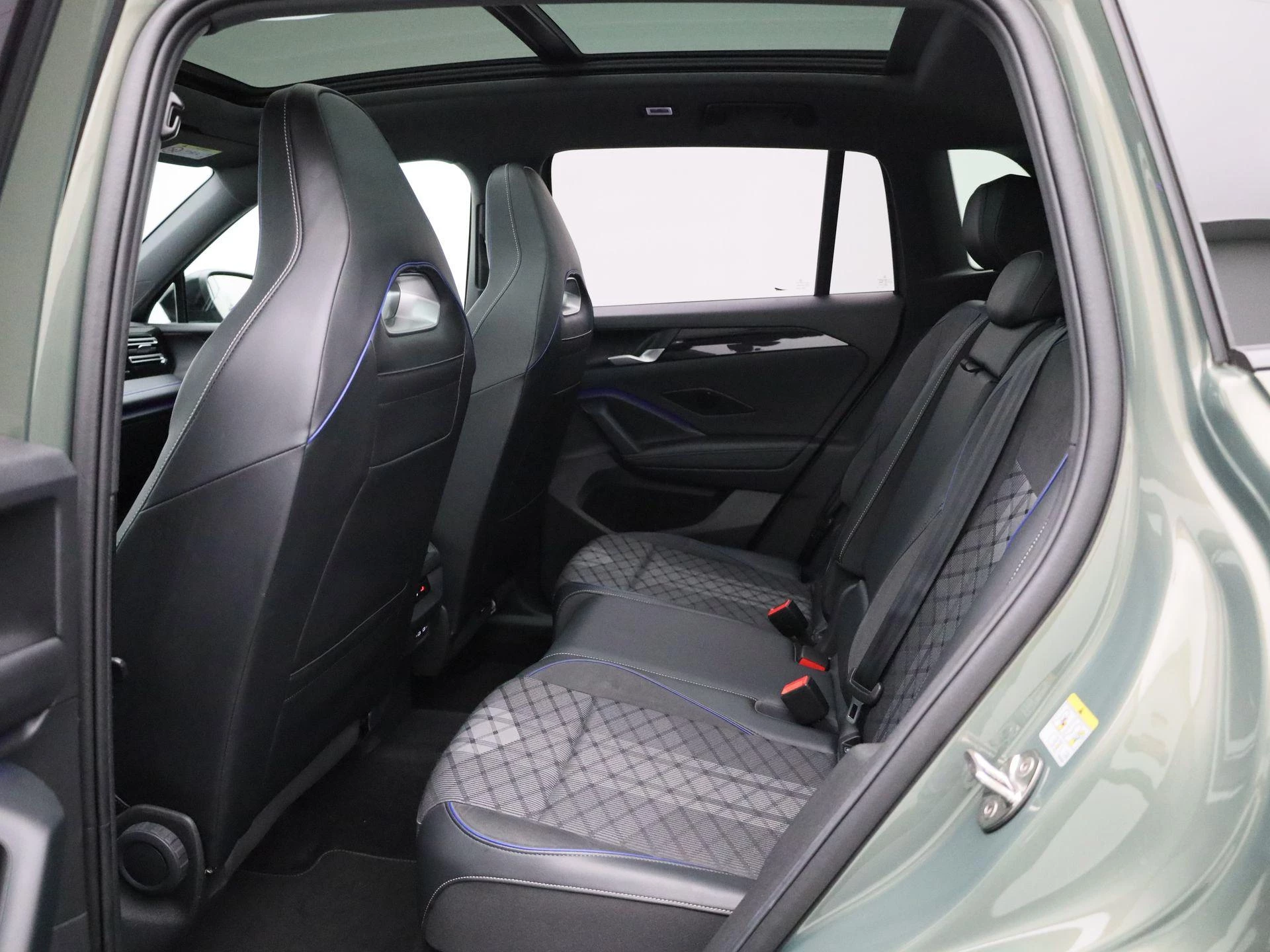 Volkswagen-Tiguan-image-9
