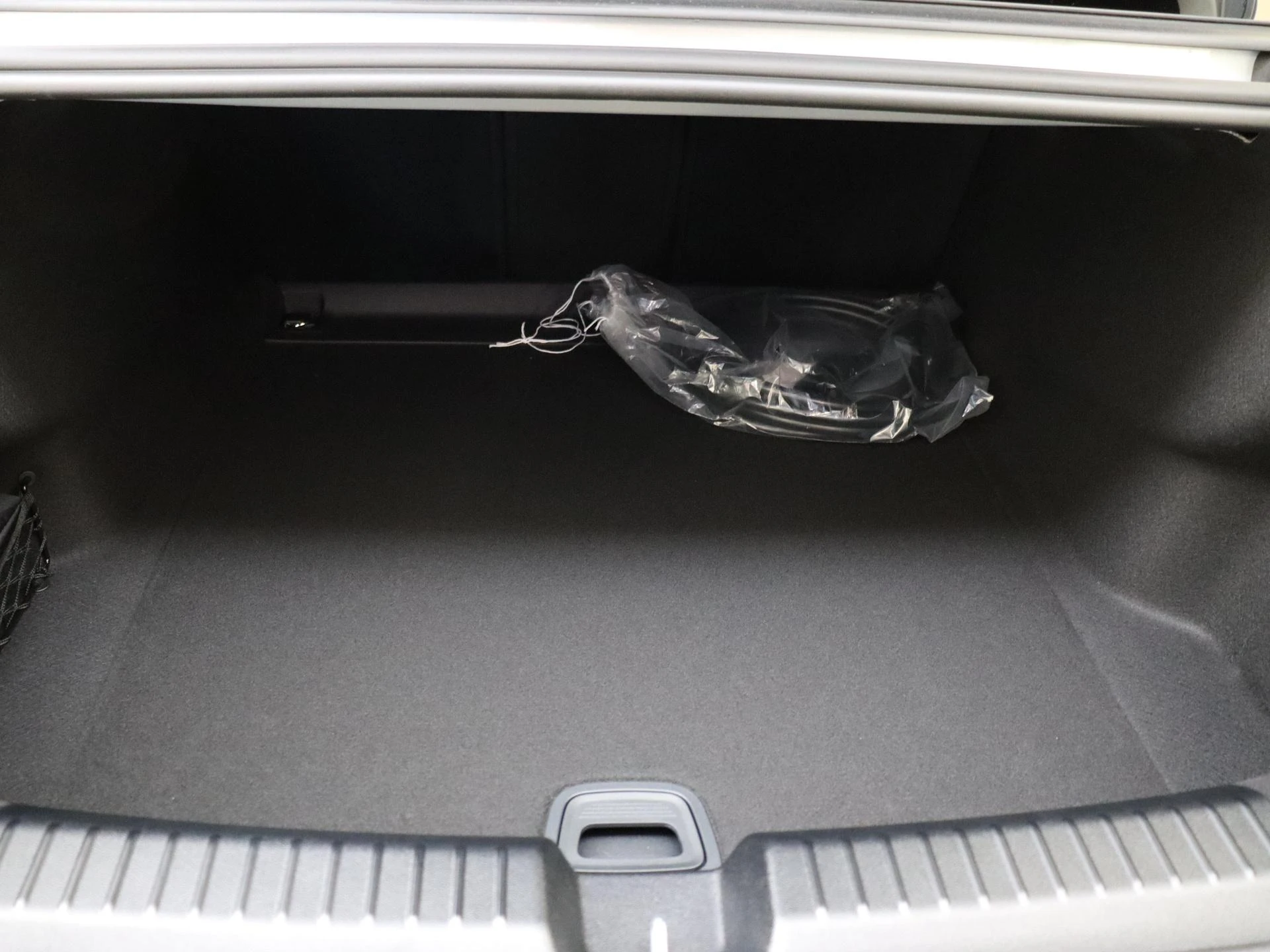 Mercedes-Benz-C-Klasse-image-27