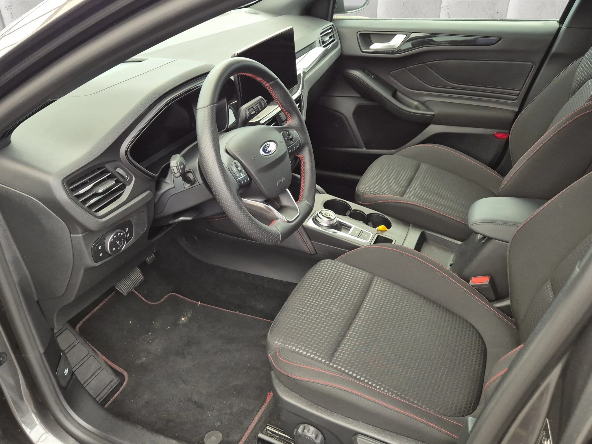 Ford Focus ST-Line X Turnier Aut.*AHK*ACC*HUD*KAM*NAVI*WINTER-PKT.