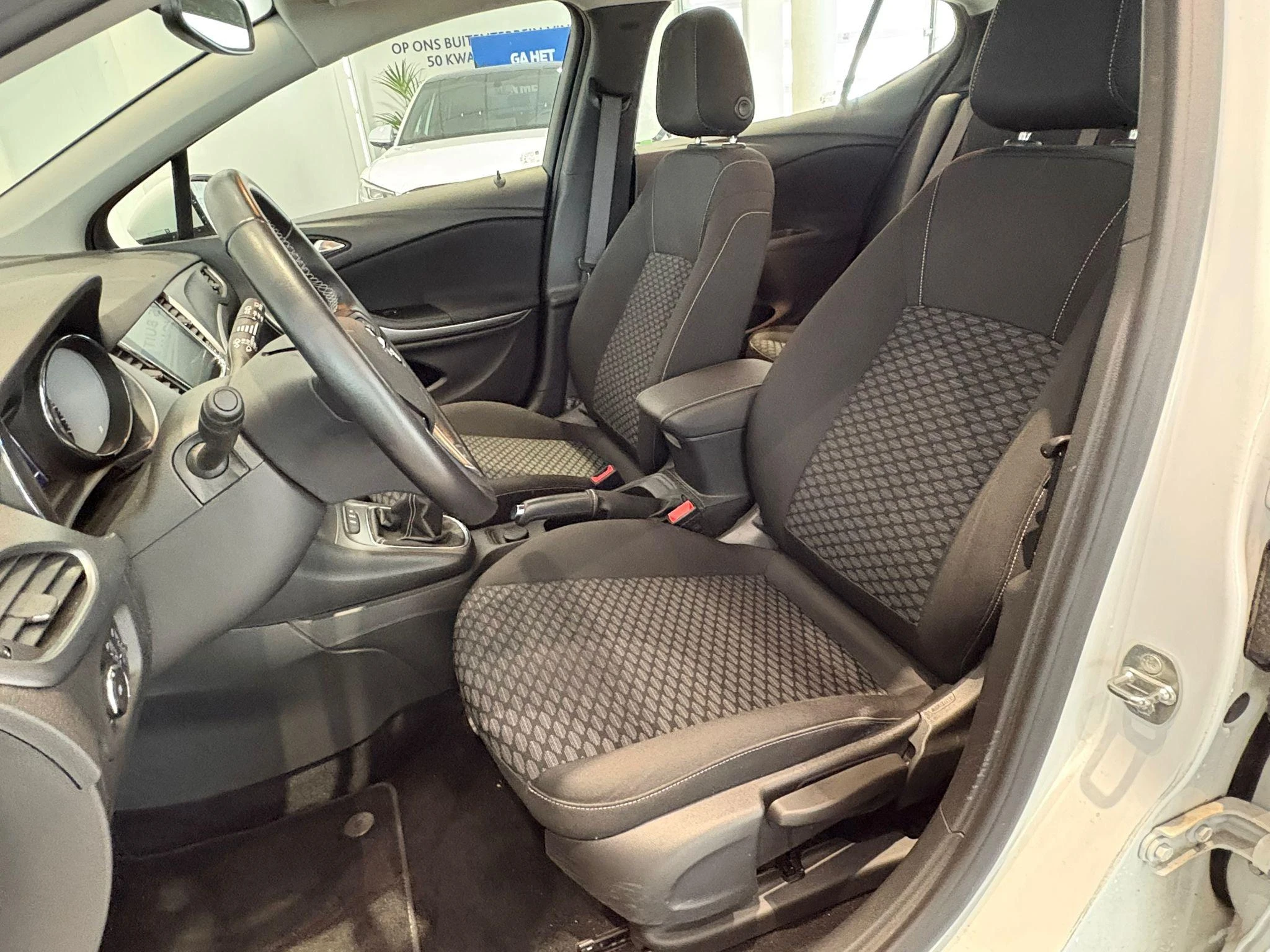 Opel-Astra-image-9