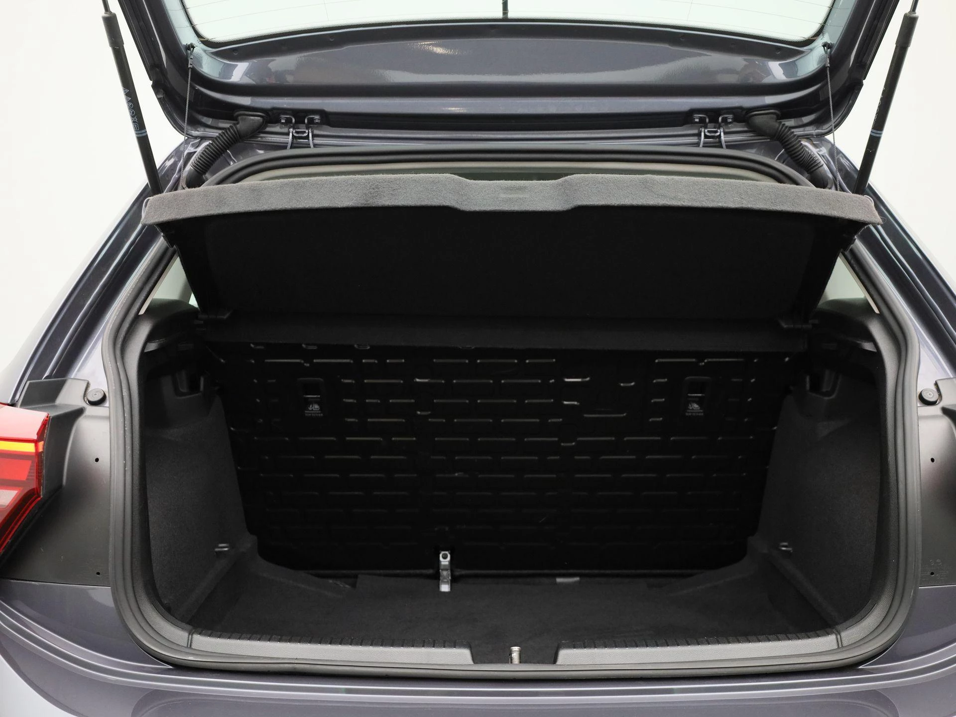 Volkswagen-Polo-image-13