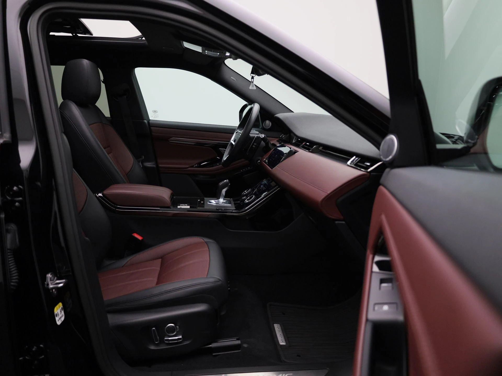Land Rover-Range Rover Evoque-image-42