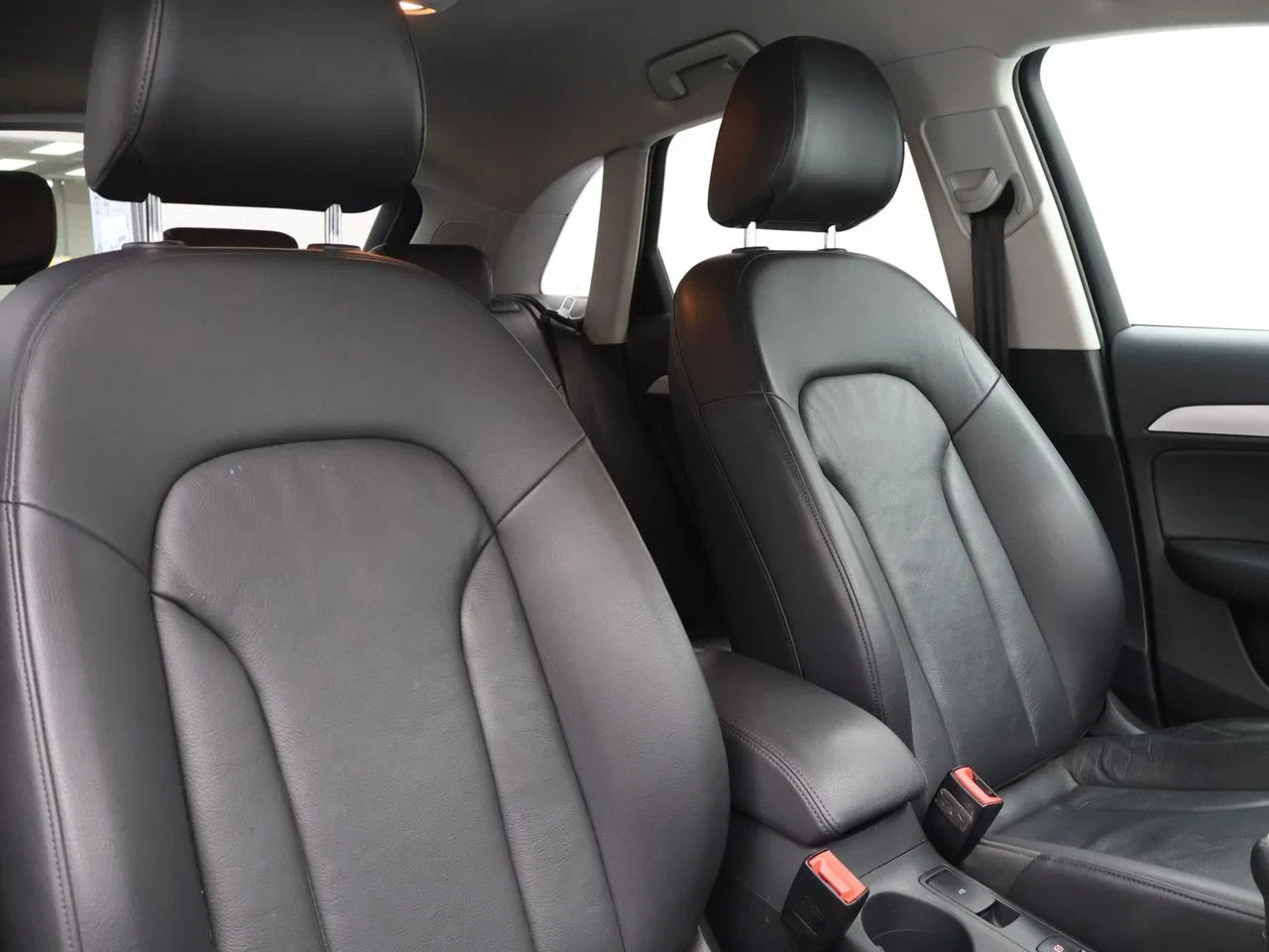 Audi Q3 Audi Q3 1.4TFSI 125PK *LEDER*CRUISE CONTROL*NAVI*CD SPELER*BLTH*PDC*AIRCO*ZETELVERWARMING*...*