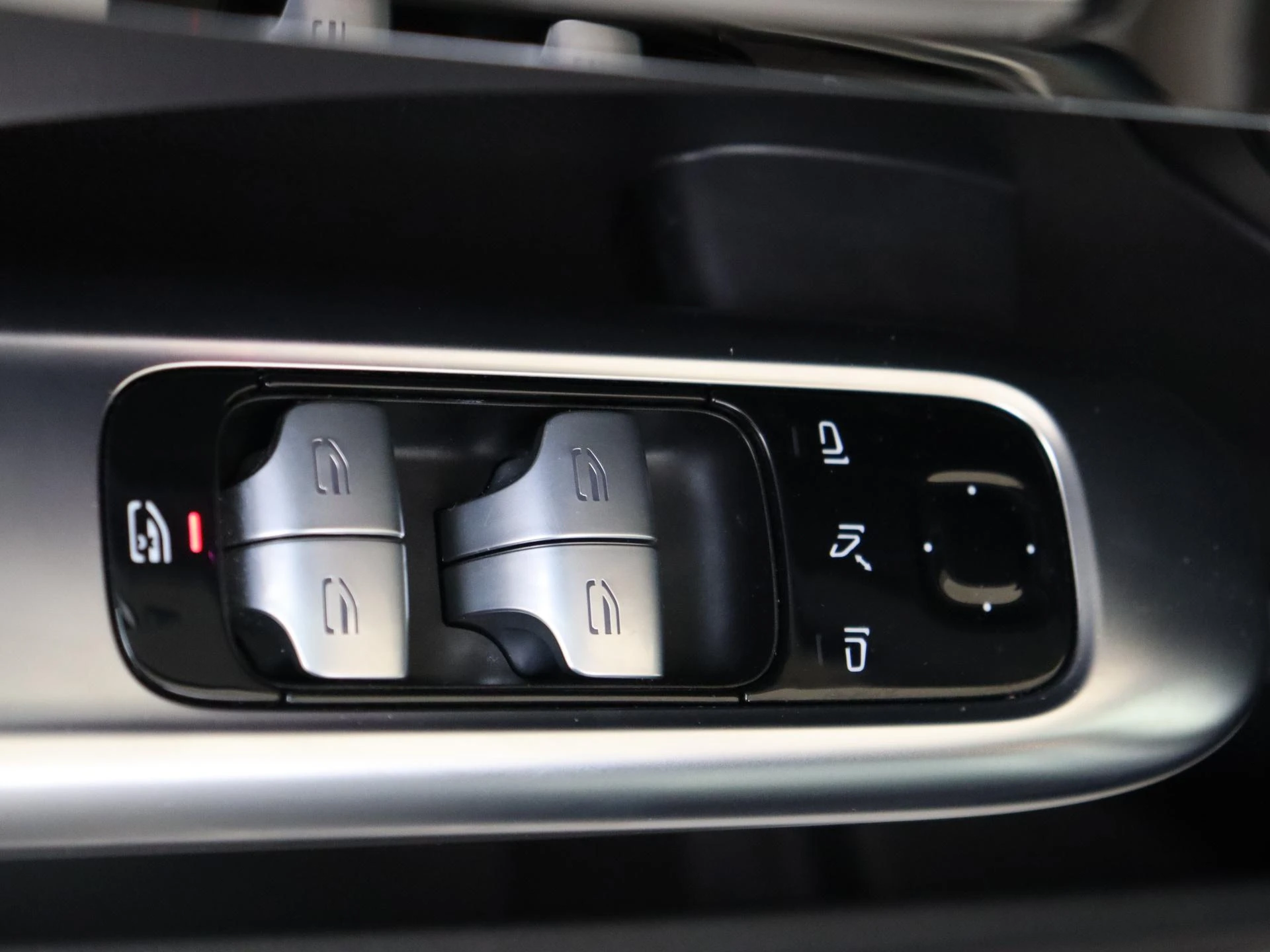 Mercedes-Benz-C-Klasse-image-24