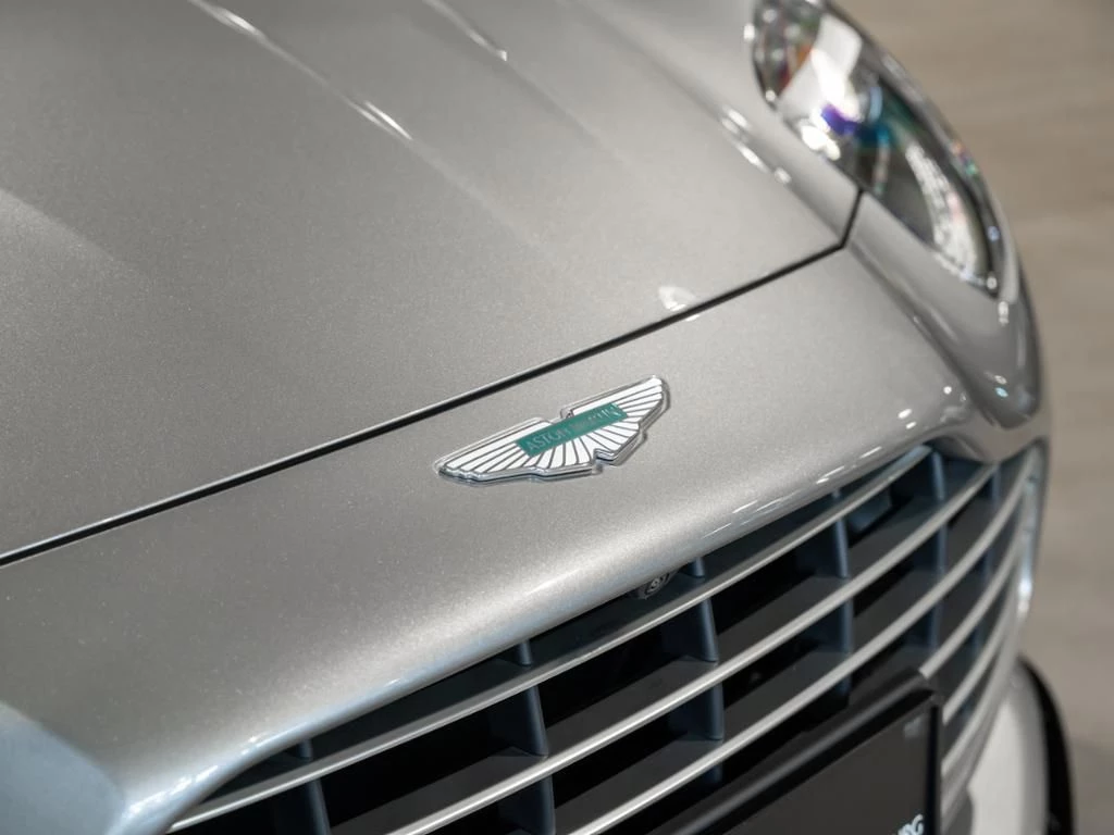 Aston Martin-DB12-image-18