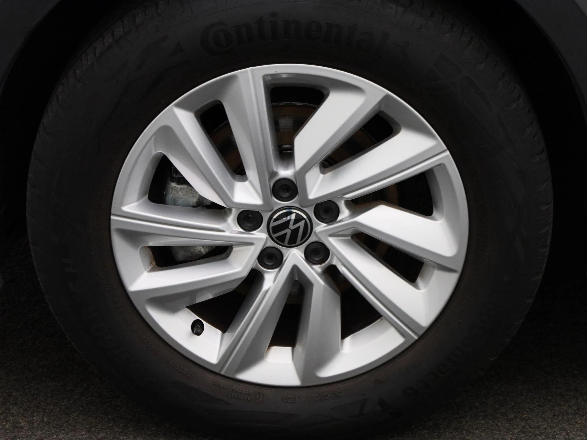Volkswagen-T-Cross-image-12