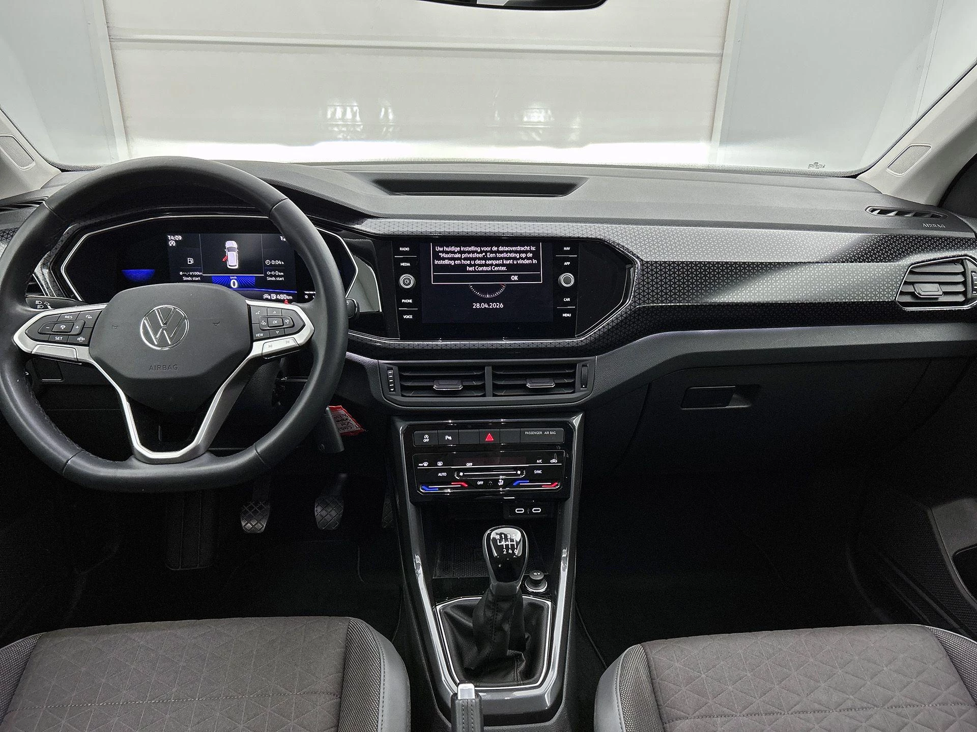 Volkswagen-T-Cross-image-20