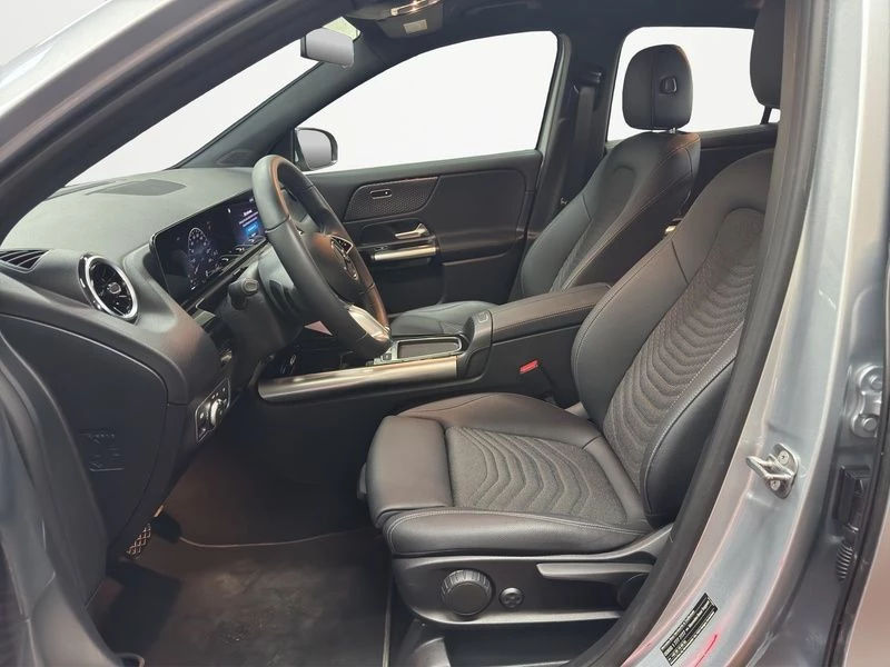 Mercedes-Benz-GLA-image-16